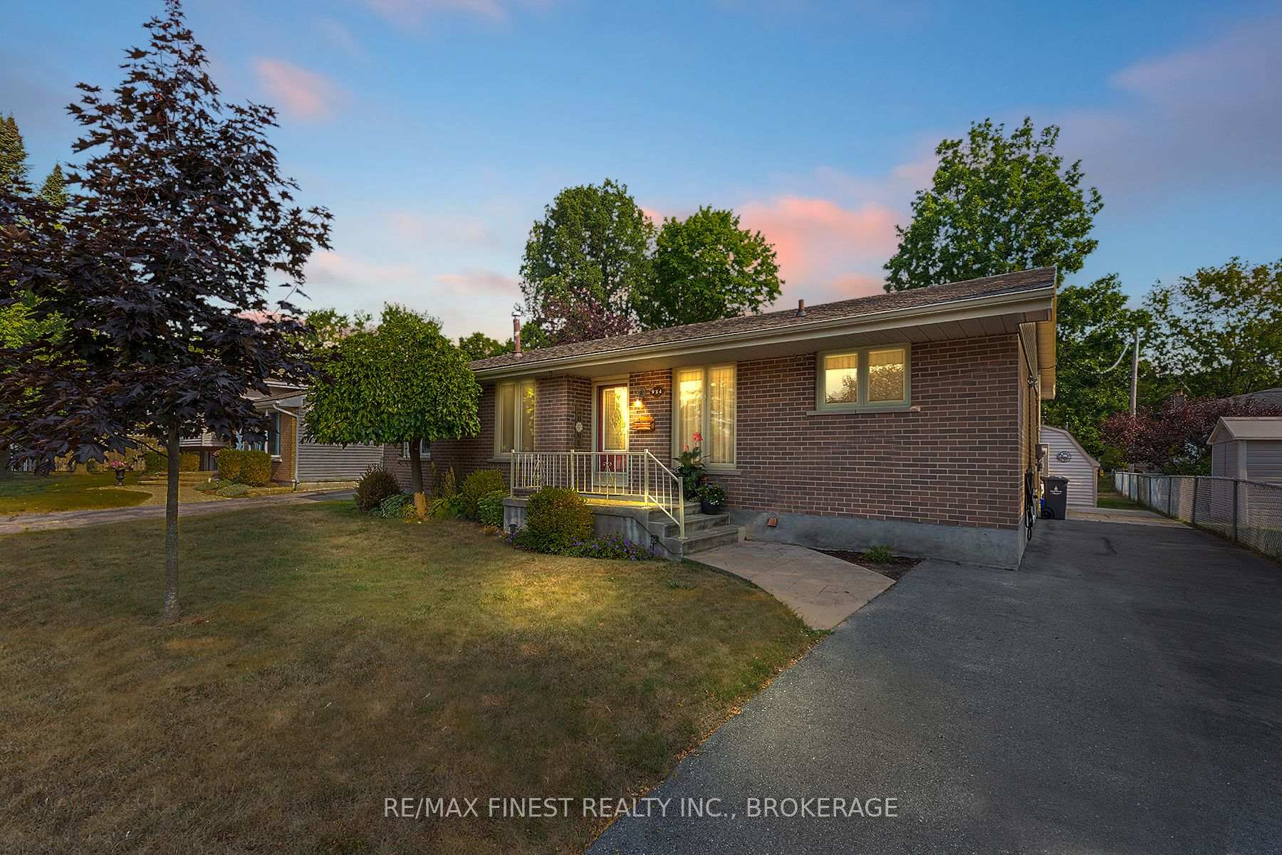 Photo 2 of 984 Lincoln Drive, Kingston, South of Taylor-Kidd Blvd — HOMEH
