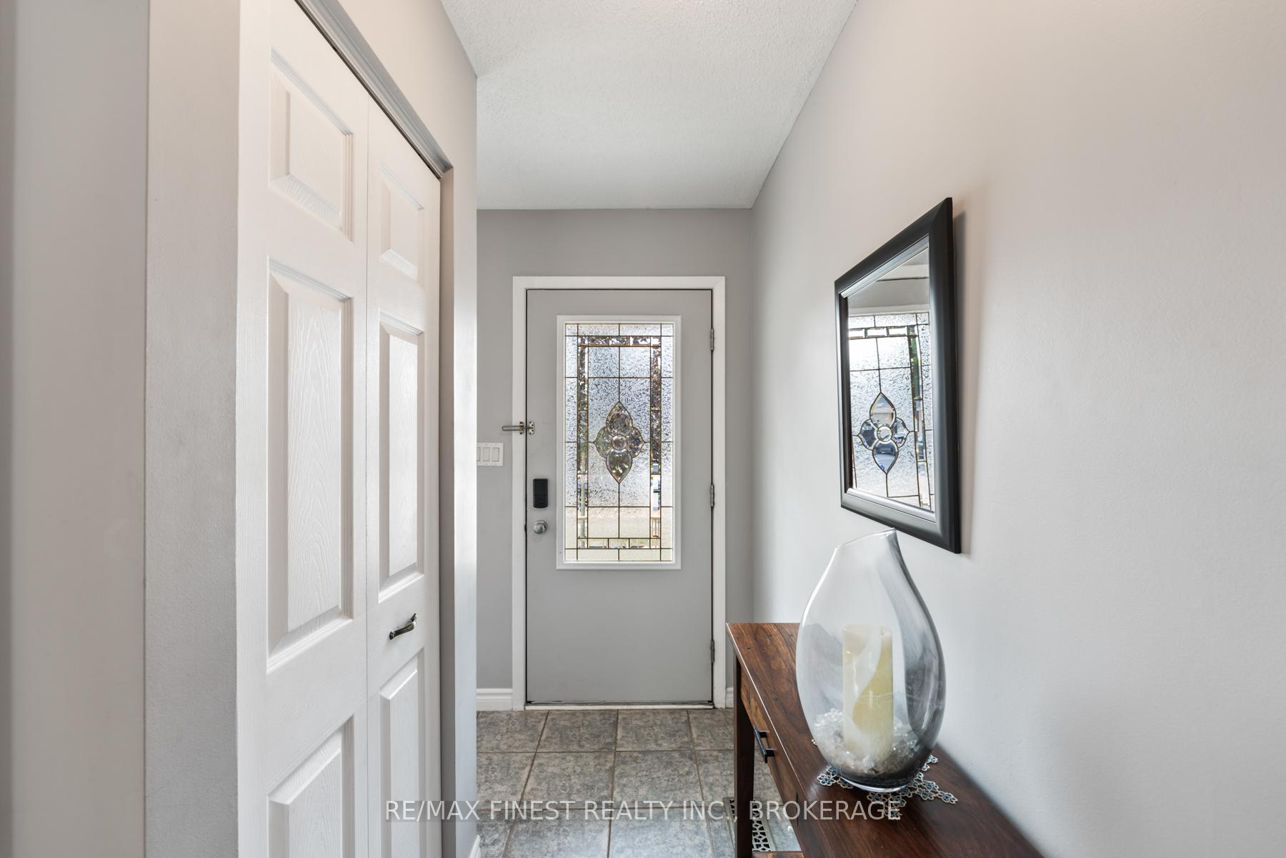 Photo 5 of 984 Lincoln Drive, Kingston, South of Taylor-Kidd Blvd — HOMEH