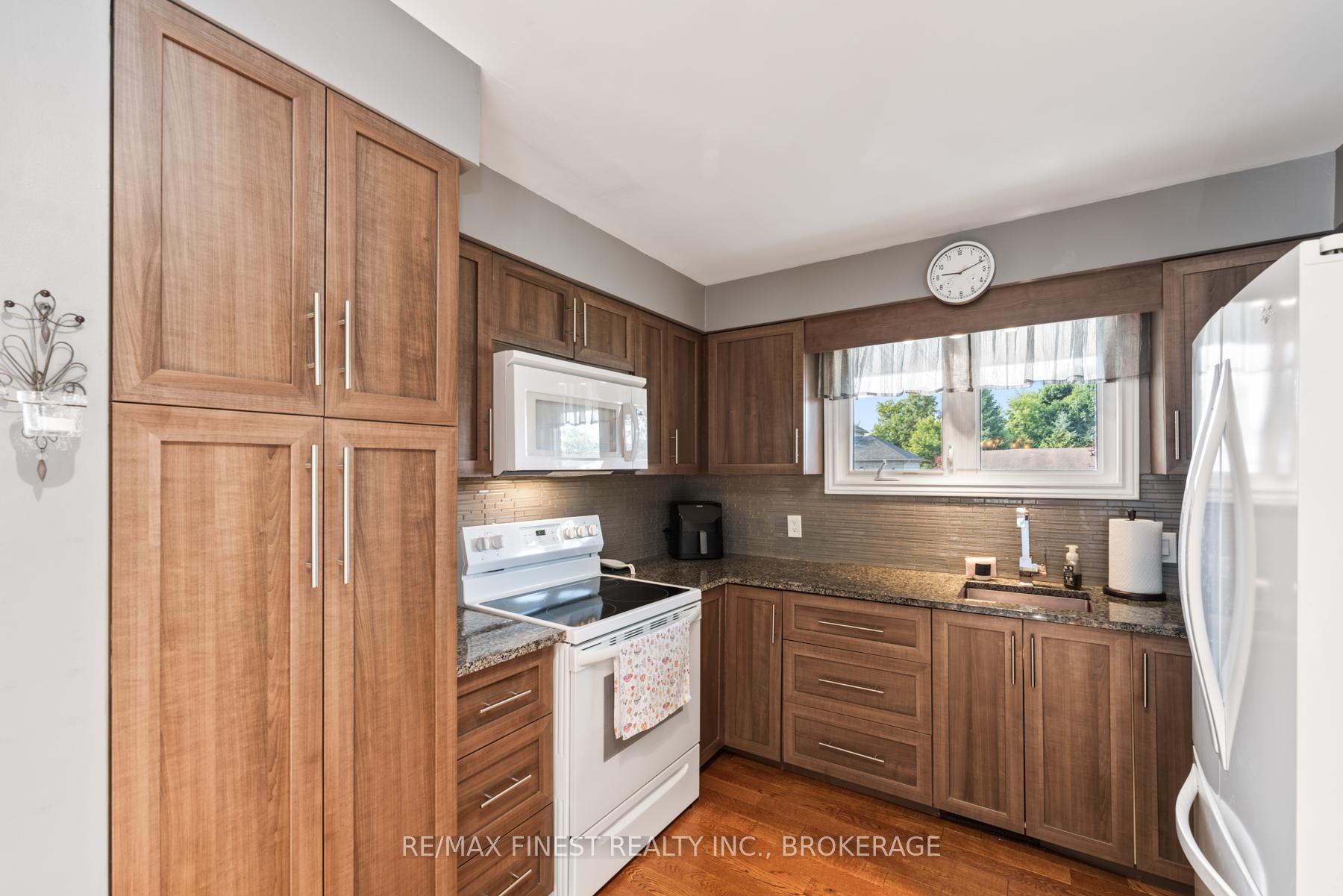 Photo 16 of 984 Lincoln Drive, Kingston, South of Taylor-Kidd Blvd — HOMEH