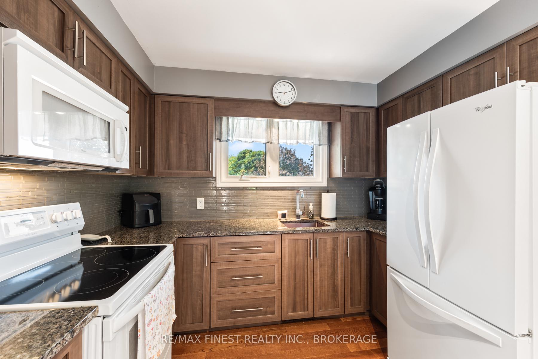 Photo 17 of 984 Lincoln Drive, Kingston, South of Taylor-Kidd Blvd — HOMEH