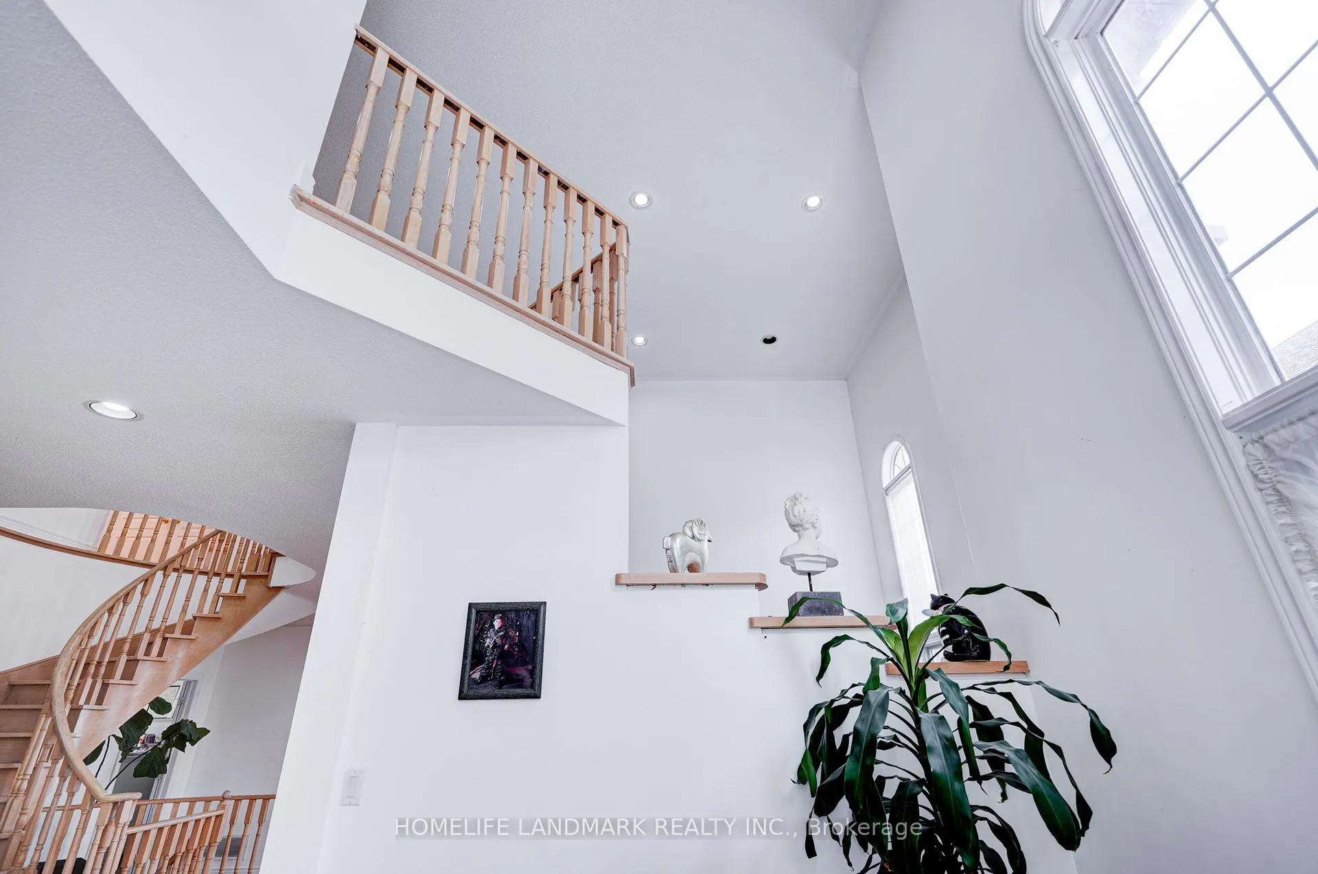 Photo 11 of 35 Forester Crescent, Markham, Cachet — HOMEH