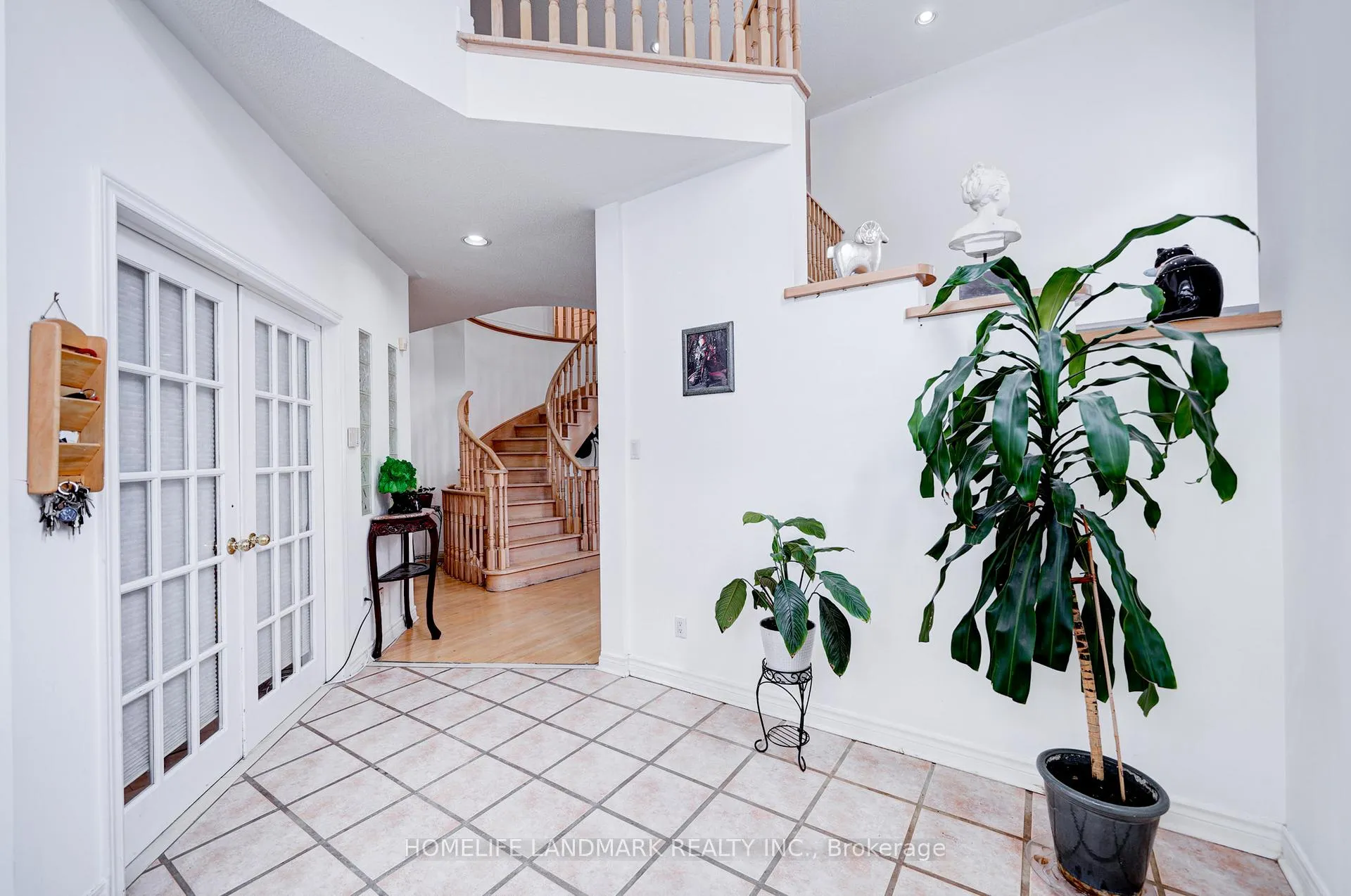 Photo 12 of 35 Forester Crescent, Markham, Cachet — HOMEH