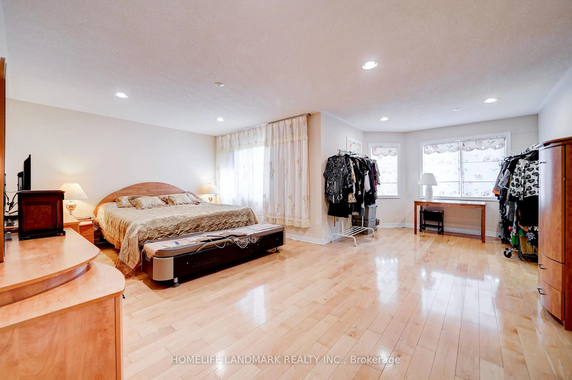 Photo 13 of 35 Forester Crescent, Markham, Cachet — HOMEH