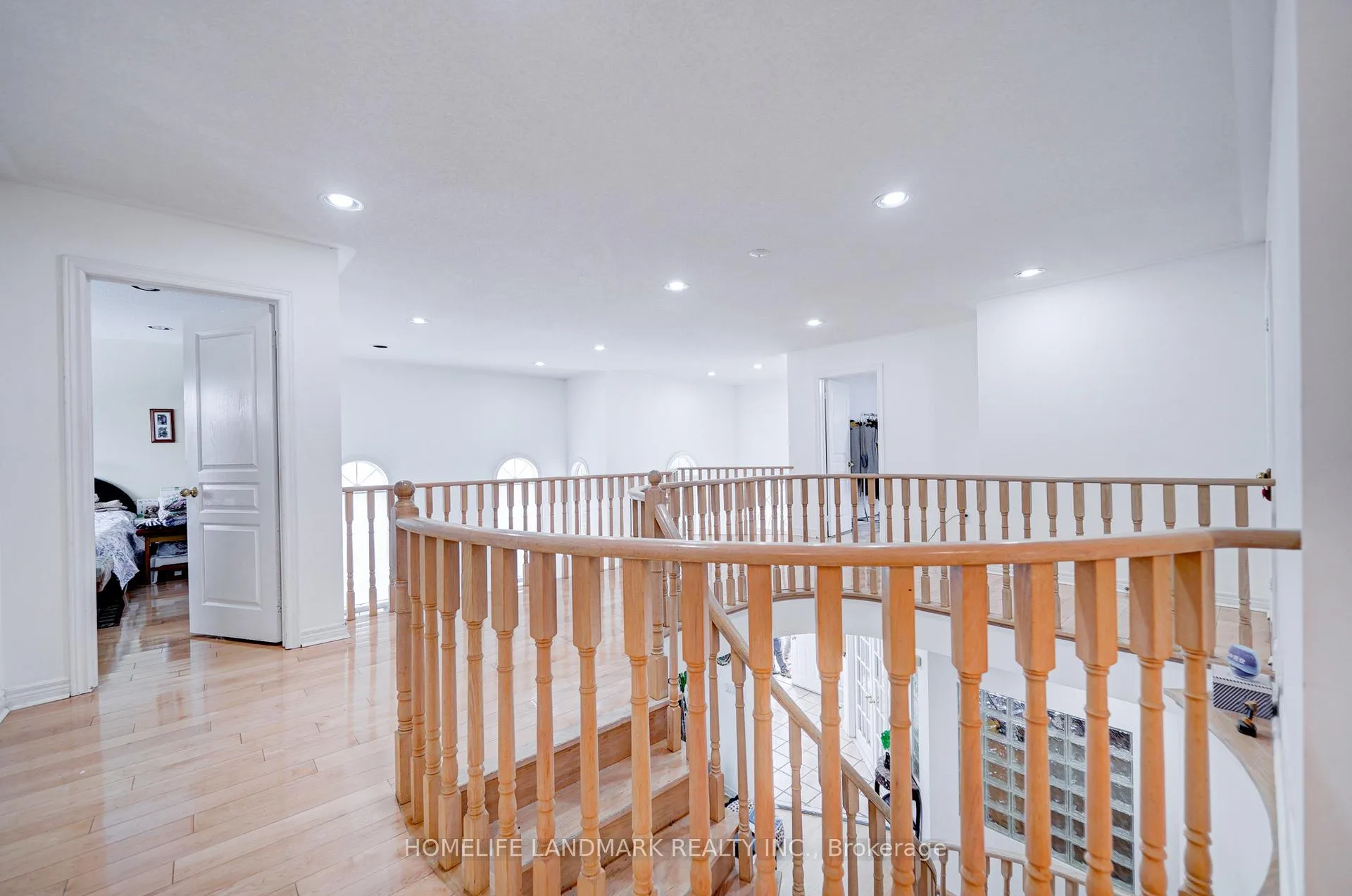 Photo 18 of 35 Forester Crescent, Markham, Cachet — HOMEH