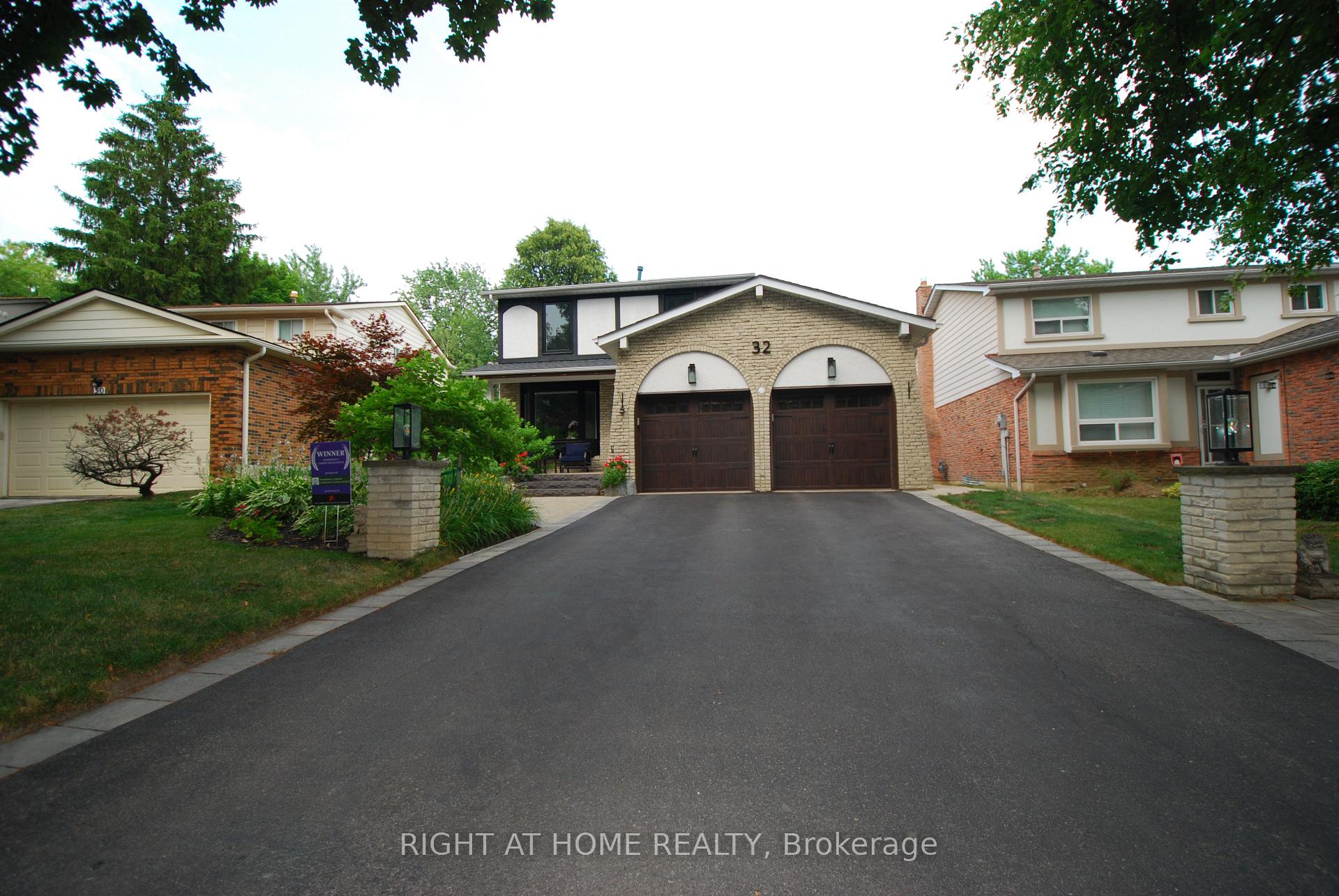 Photo 2 of 32 Braeburn Drive, Markham, Aileen-Willowbrook — HOMEH