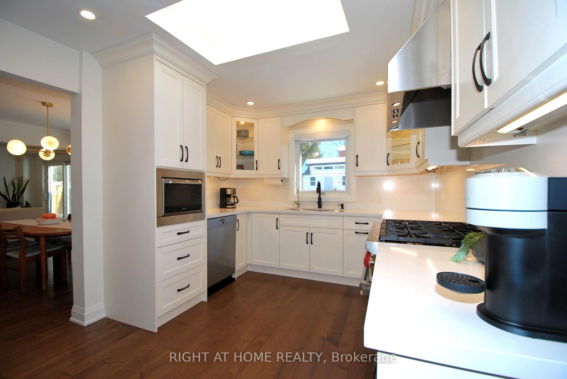 Photo 16 of 32 Braeburn Drive, Markham, Aileen-Willowbrook — HOMEH