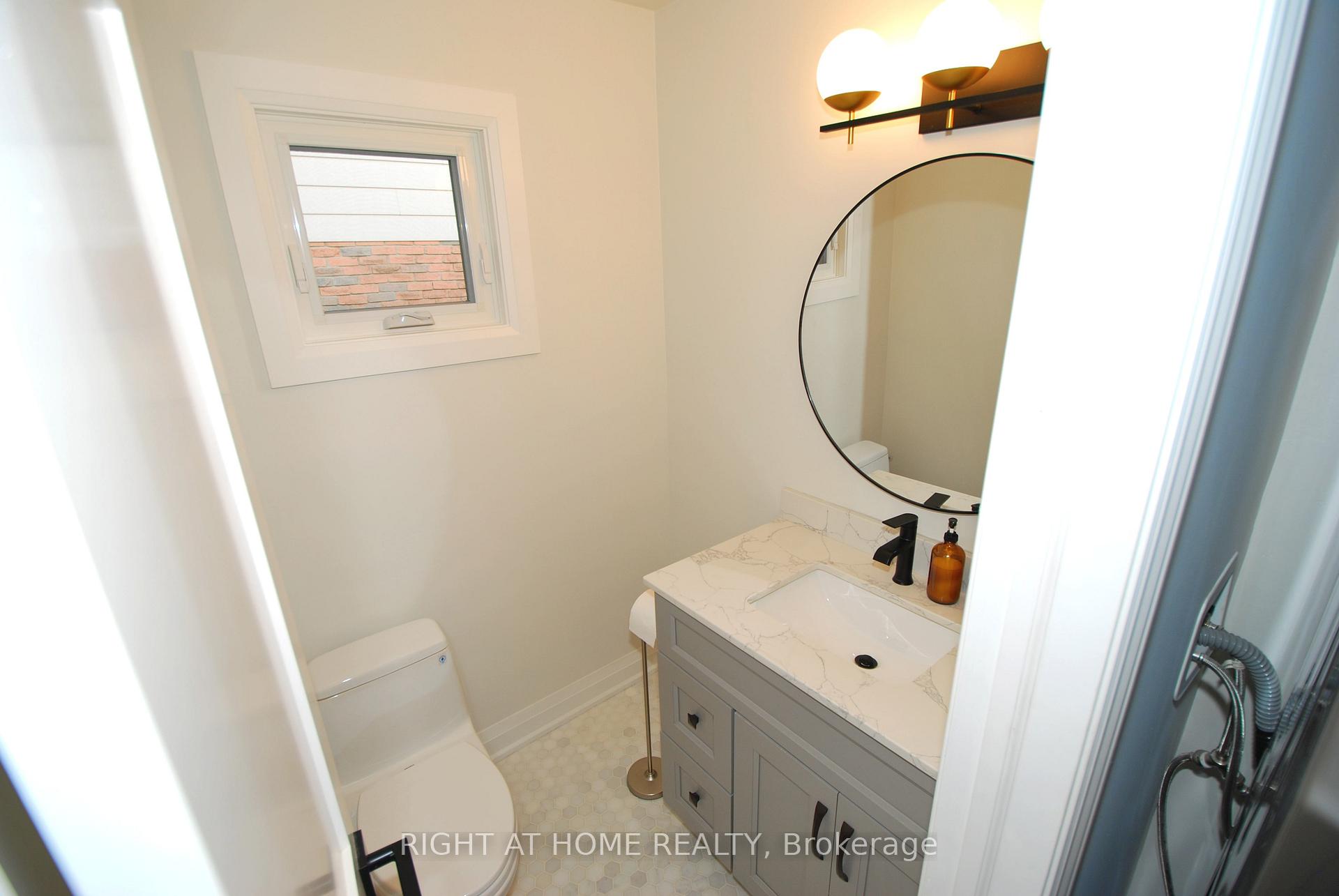 Photo 18 of 32 Braeburn Drive, Markham, Aileen-Willowbrook — HOMEH