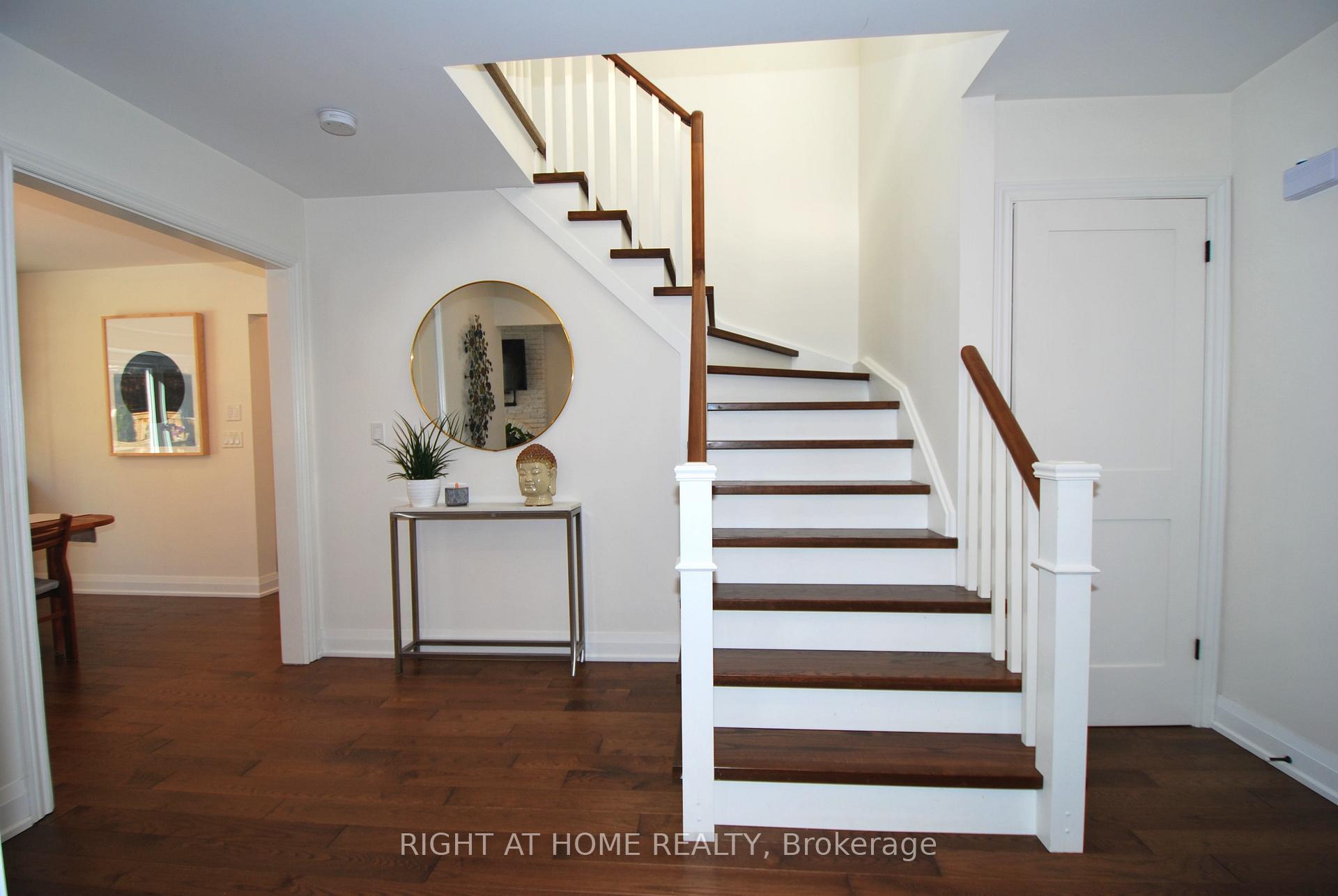 Photo 19 of 32 Braeburn Drive, Markham, Aileen-Willowbrook — HOMEH