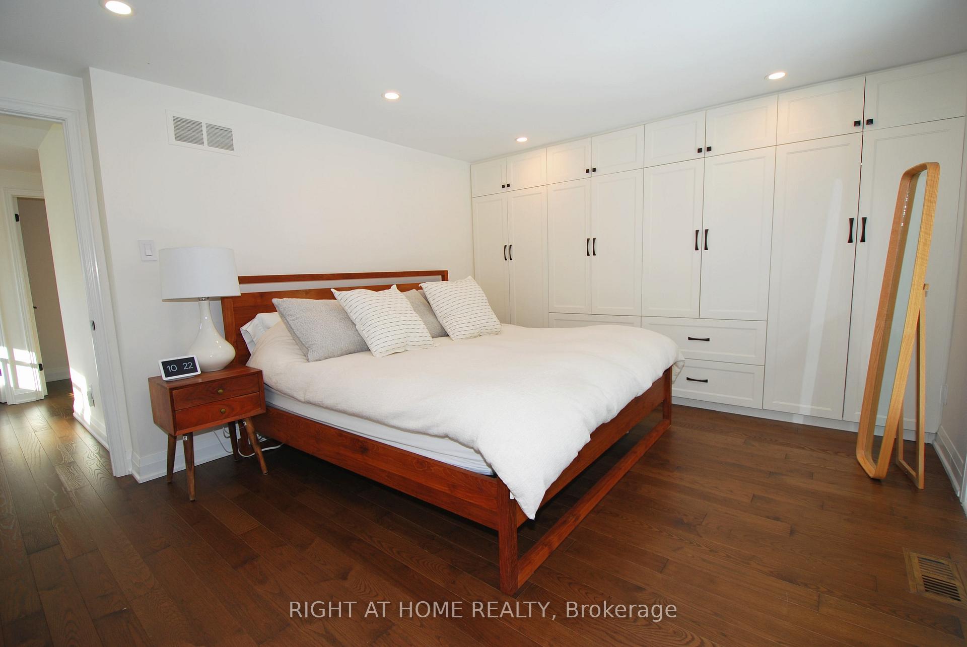 Photo 20 of 32 Braeburn Drive, Markham, Aileen-Willowbrook — HOMEH
