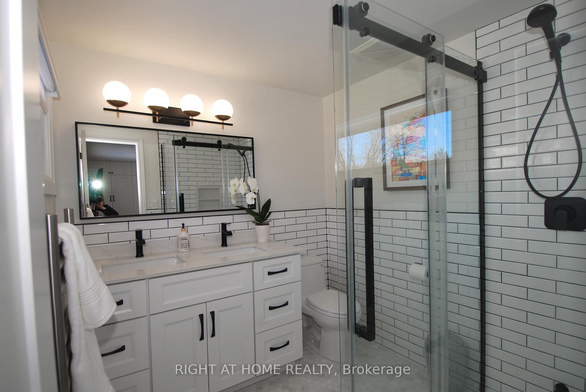 Photo 23 of 32 Braeburn Drive, Markham, Aileen-Willowbrook — HOMEH