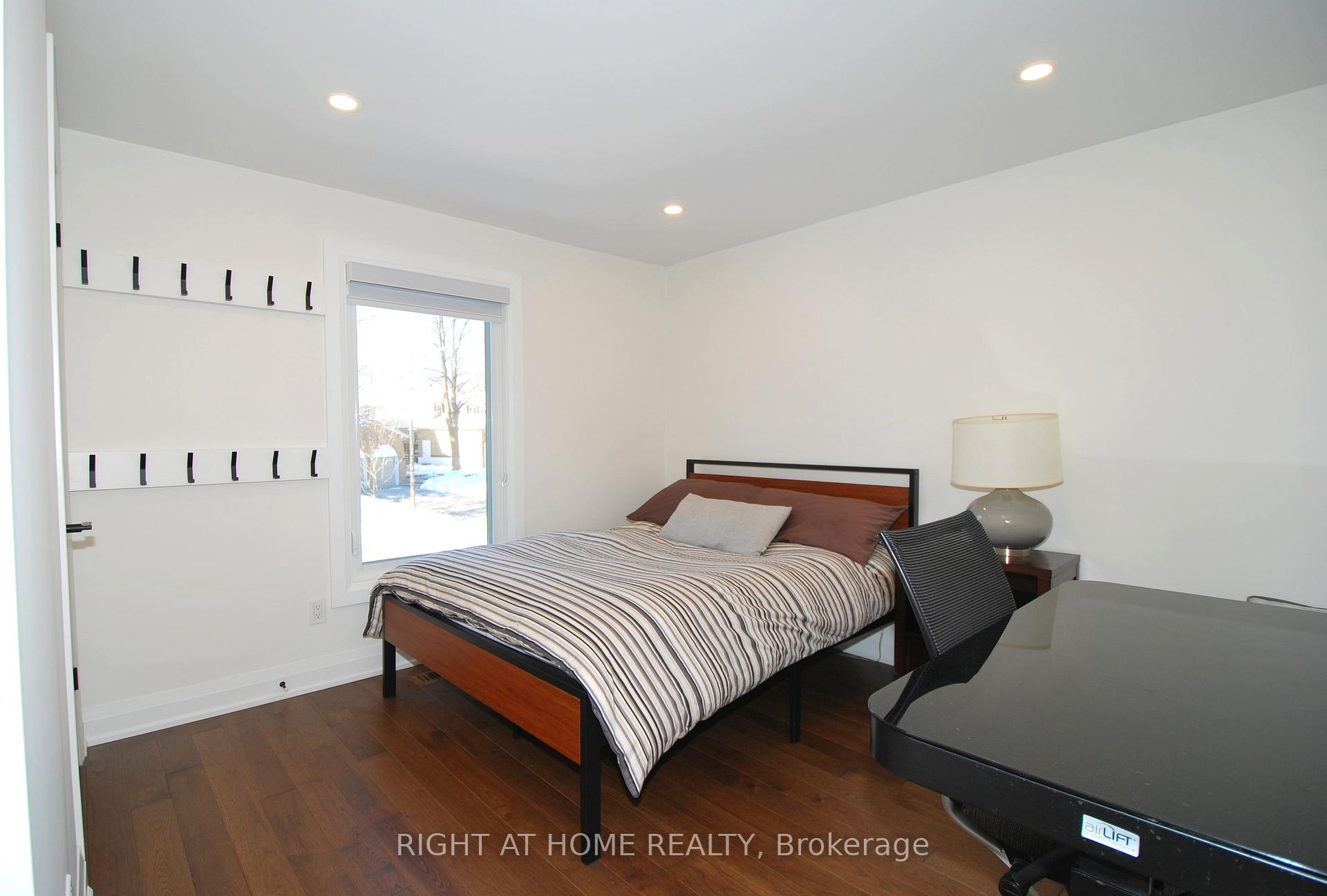 Photo 24 of 32 Braeburn Drive, Markham, Aileen-Willowbrook — HOMEH