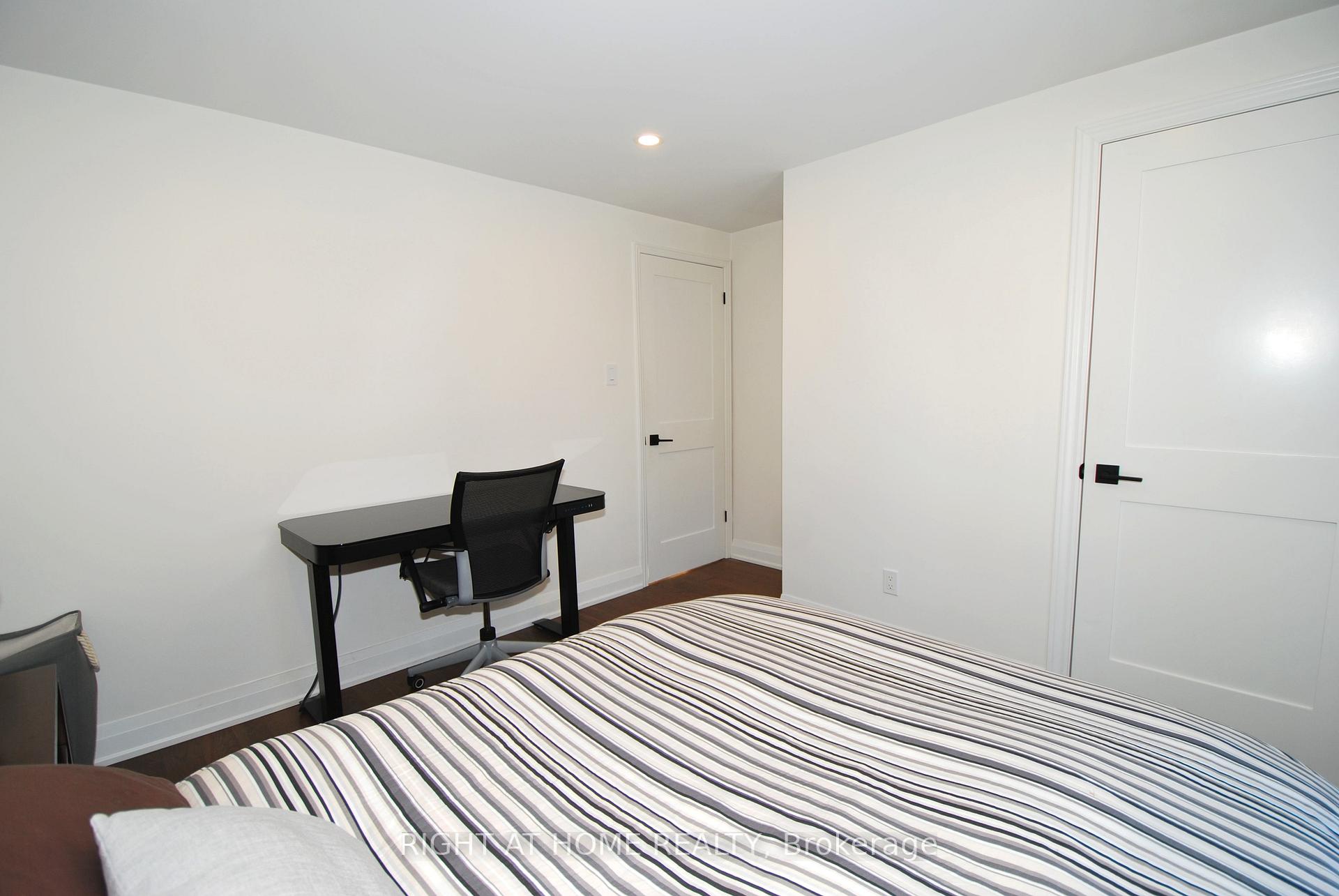 Photo 25 of 32 Braeburn Drive, Markham, Aileen-Willowbrook — HOMEH