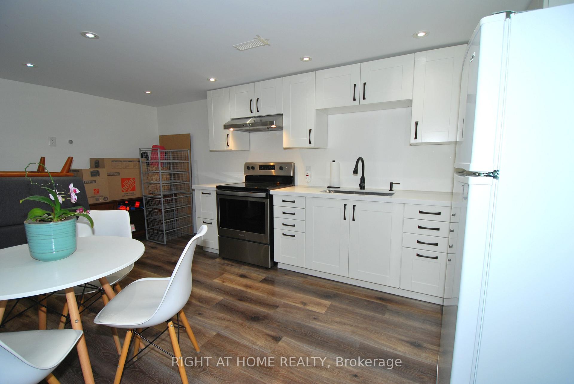 Photo 37 of 32 Braeburn Drive, Markham, Aileen-Willowbrook — HOMEH