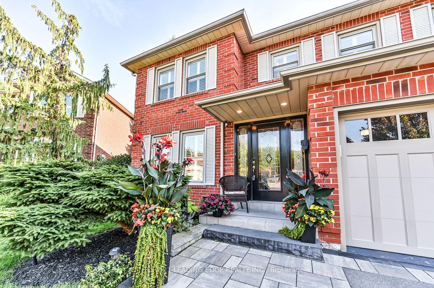 Photo 4 of 53 Mccarty Crescent, Markham, Markham Village — HOMEH