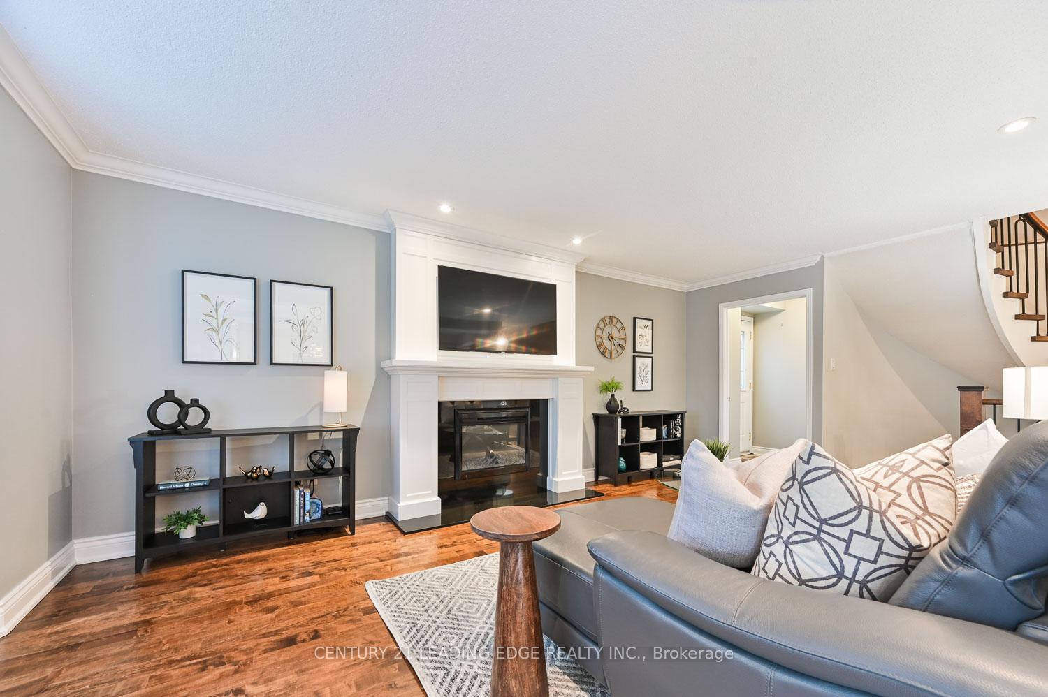 Photo 12 of 53 Mccarty Crescent, Markham, Markham Village — HOMEH