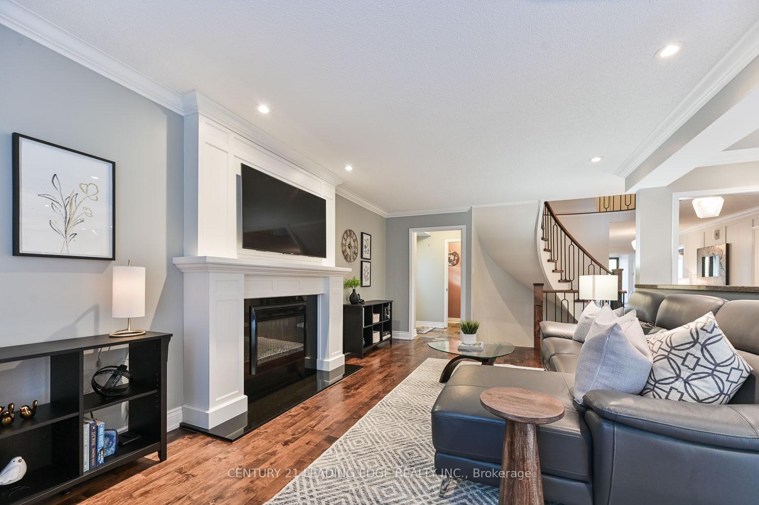 Photo 13 of 53 Mccarty Crescent, Markham, Markham Village — HOMEH