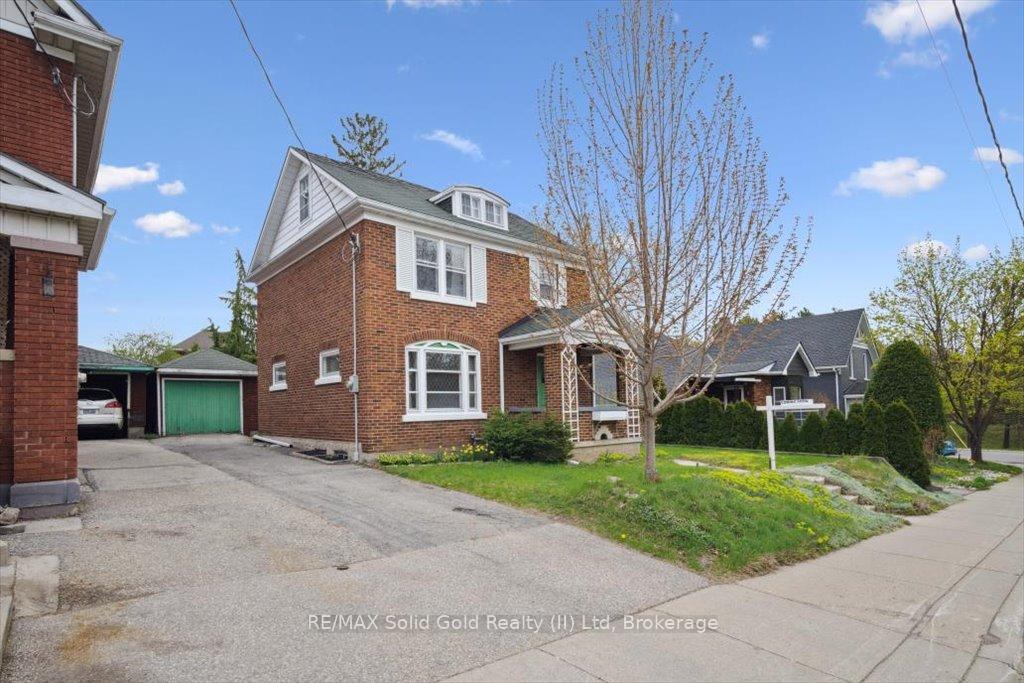 Photo 3 of 14 Henry Street, Kitchener — HOMEH