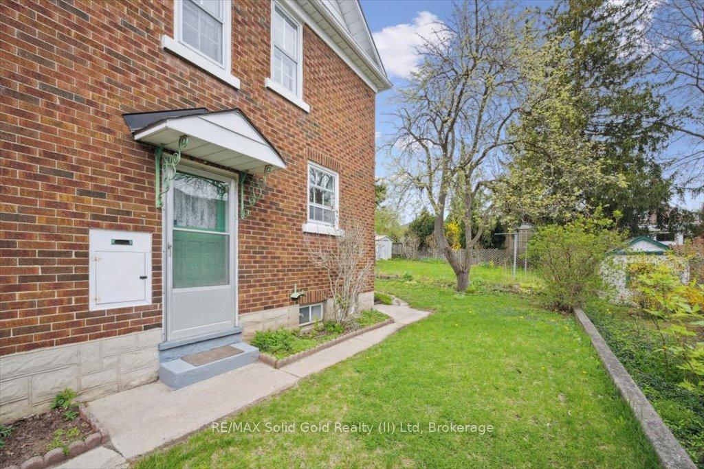 Photo 31 of 14 Henry Street, Kitchener — HOMEH