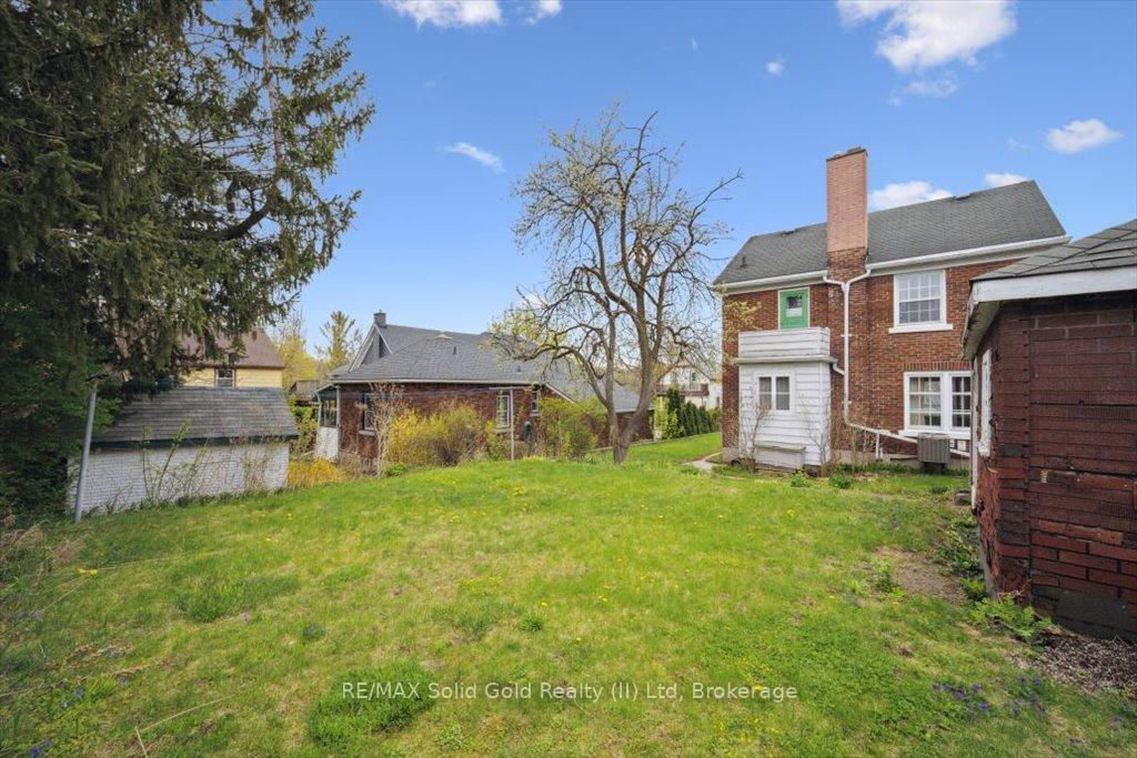Photo 34 of 14 Henry Street, Kitchener — HOMEH