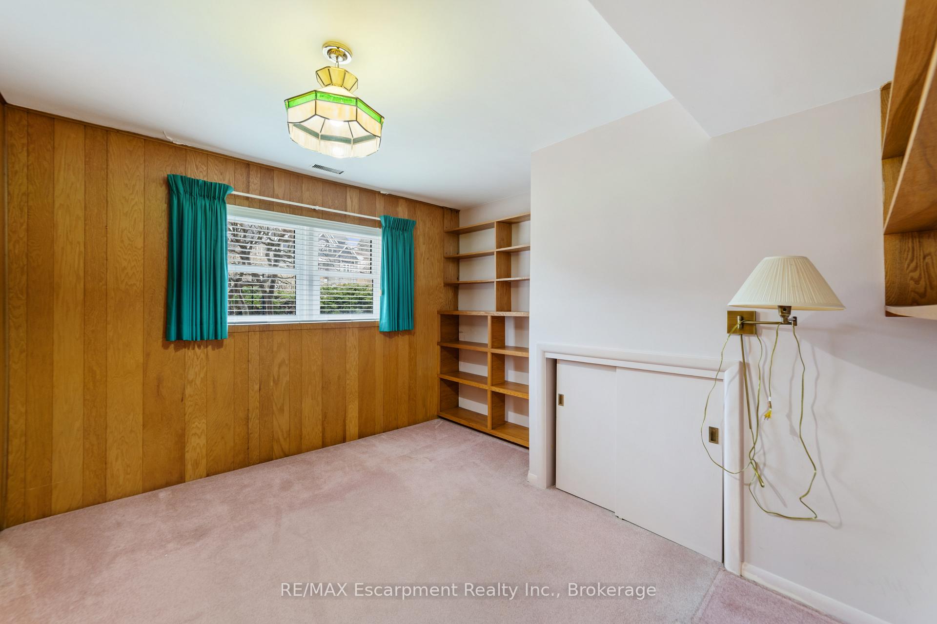 Photo 12 of 305 Woodworth Drive, Hamilton, Ancaster — HOMEH