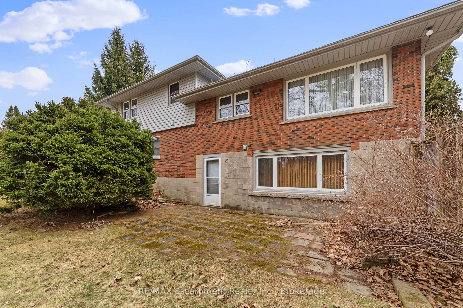 Photo 20 of 305 Woodworth Drive, Hamilton, Ancaster — HOMEH