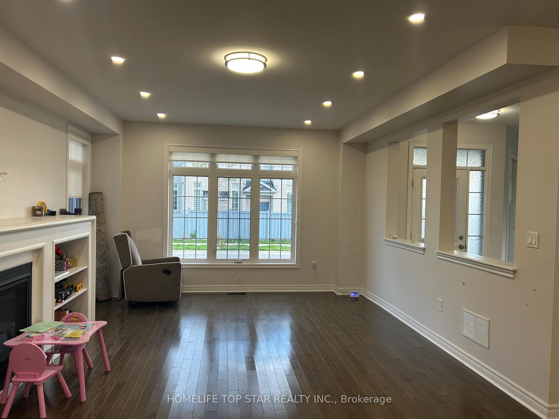Photo 4 of 319 William Forster Road, Markham, Cornell — HOMEH