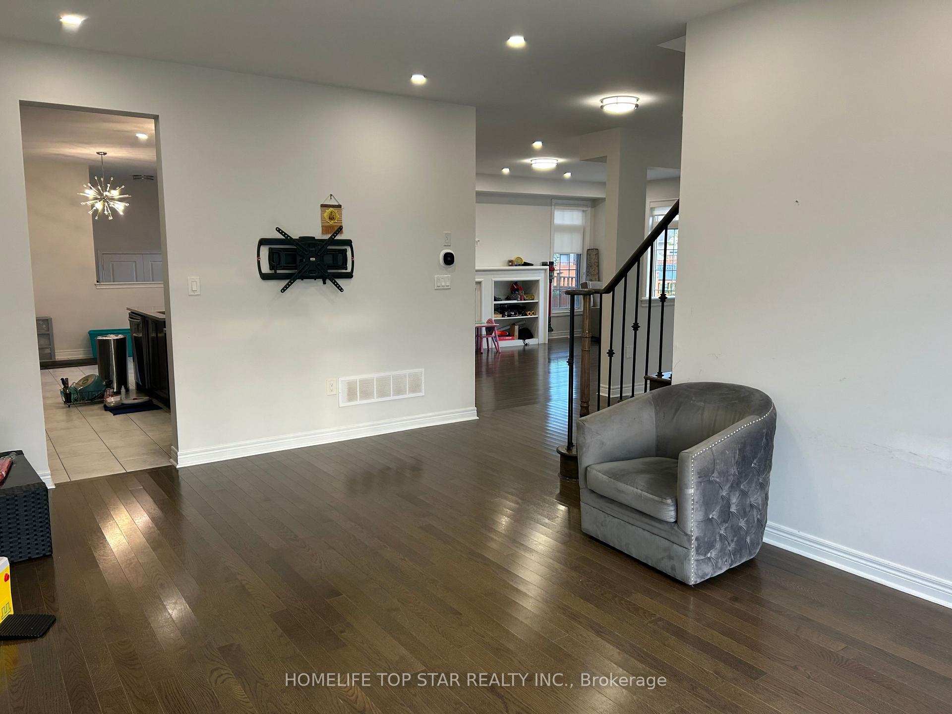 Photo 12 of 319 William Forster Road, Markham, Cornell — HOMEH