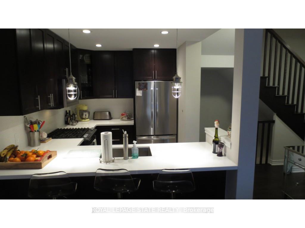 Photo 12 of 7 Lakewalk Drive, Hamilton, Lakeshore — HOMEH