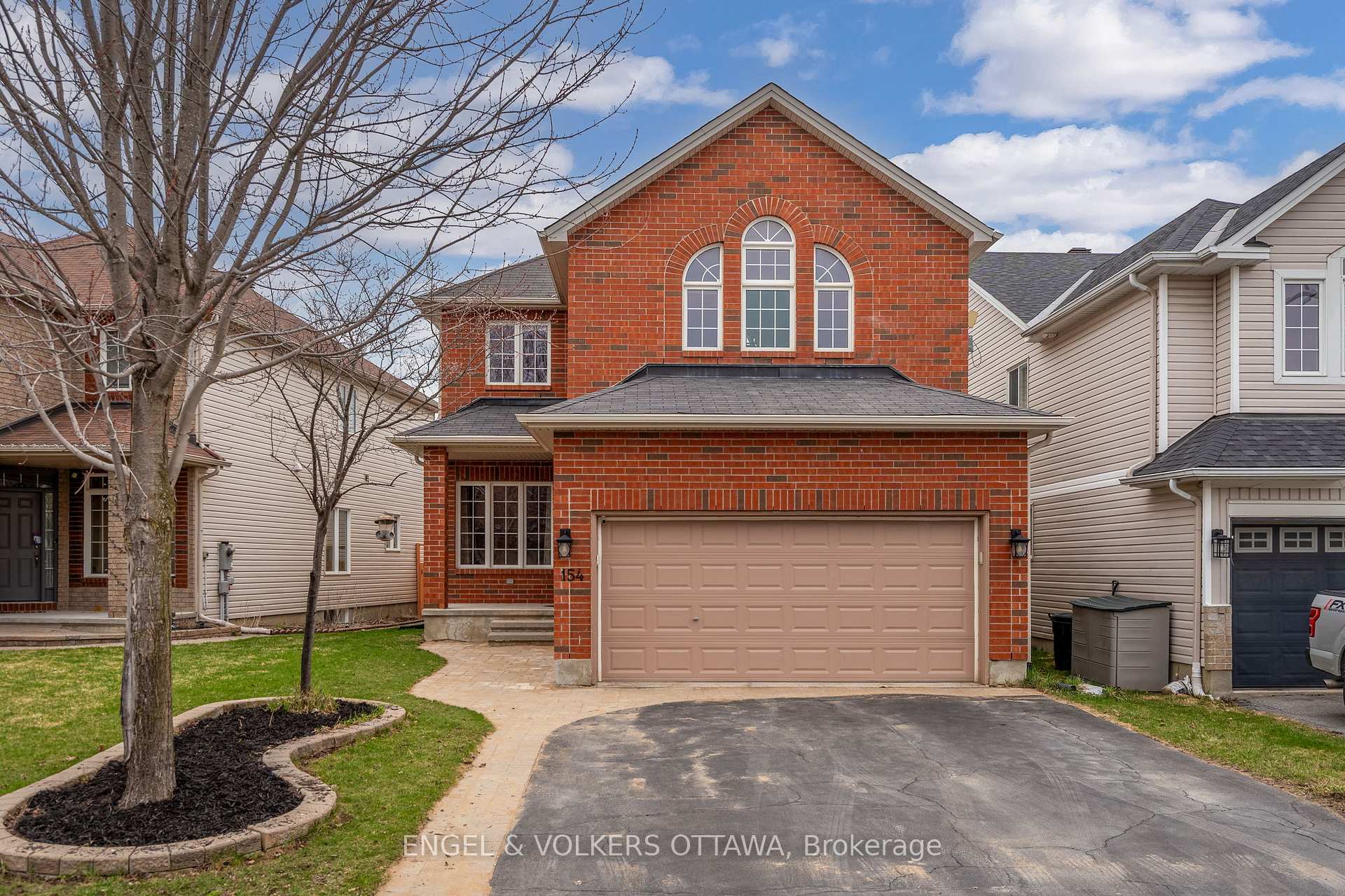Front of 154 Macara Crescent