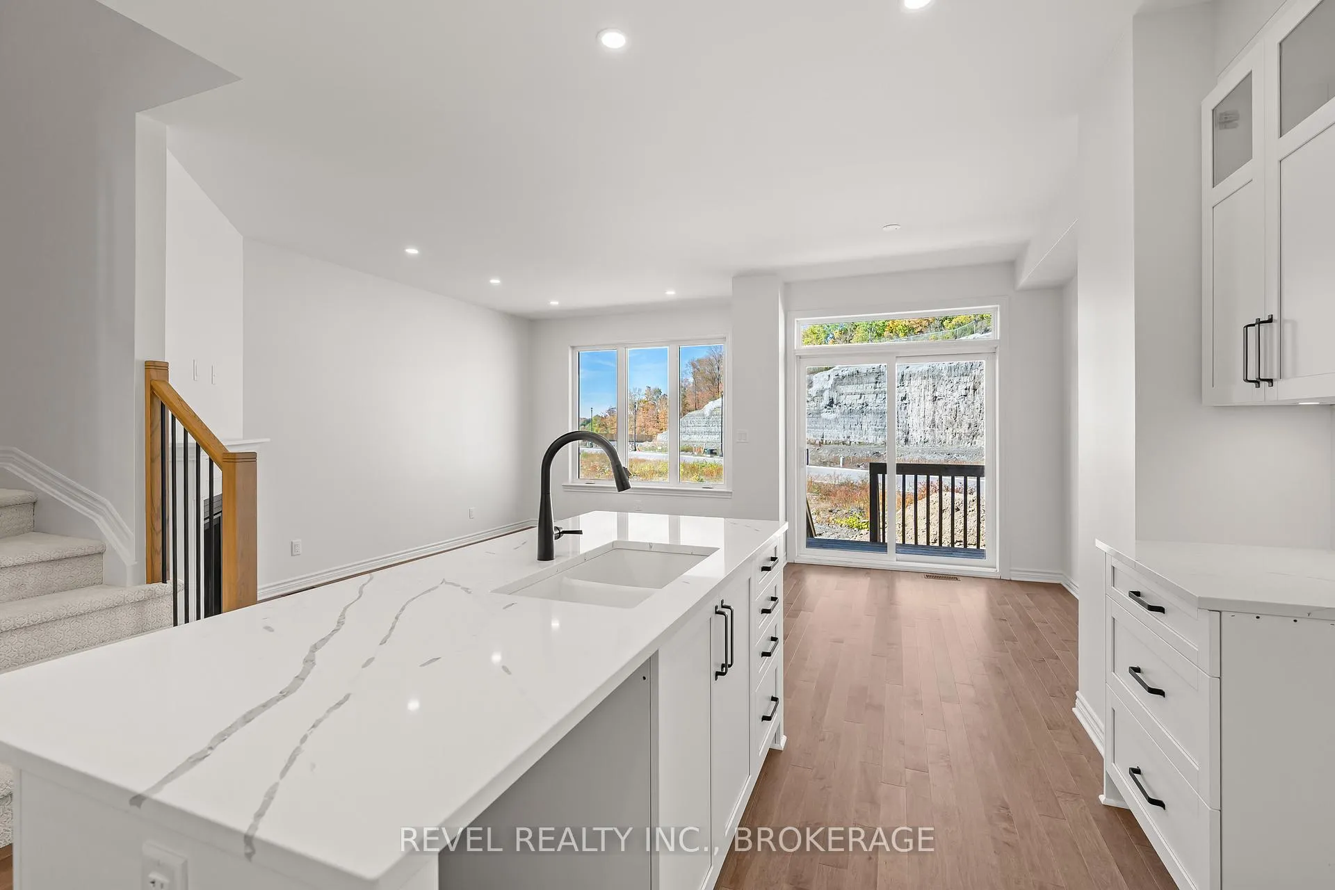 Photo 8 of 332 Dockside Drive, Kingston, Kingston East (Incl Barret Crt) — HOMEH
