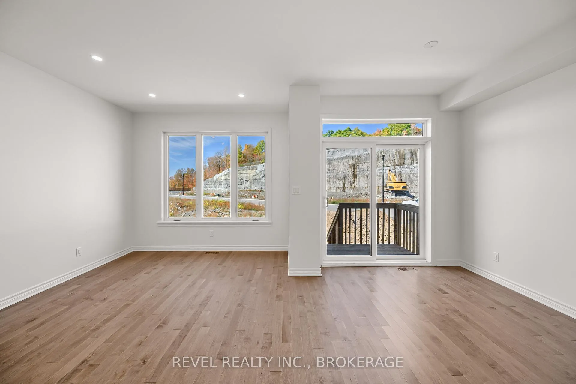 Photo 9 of 332 Dockside Drive, Kingston, Kingston East (Incl Barret Crt) — HOMEH