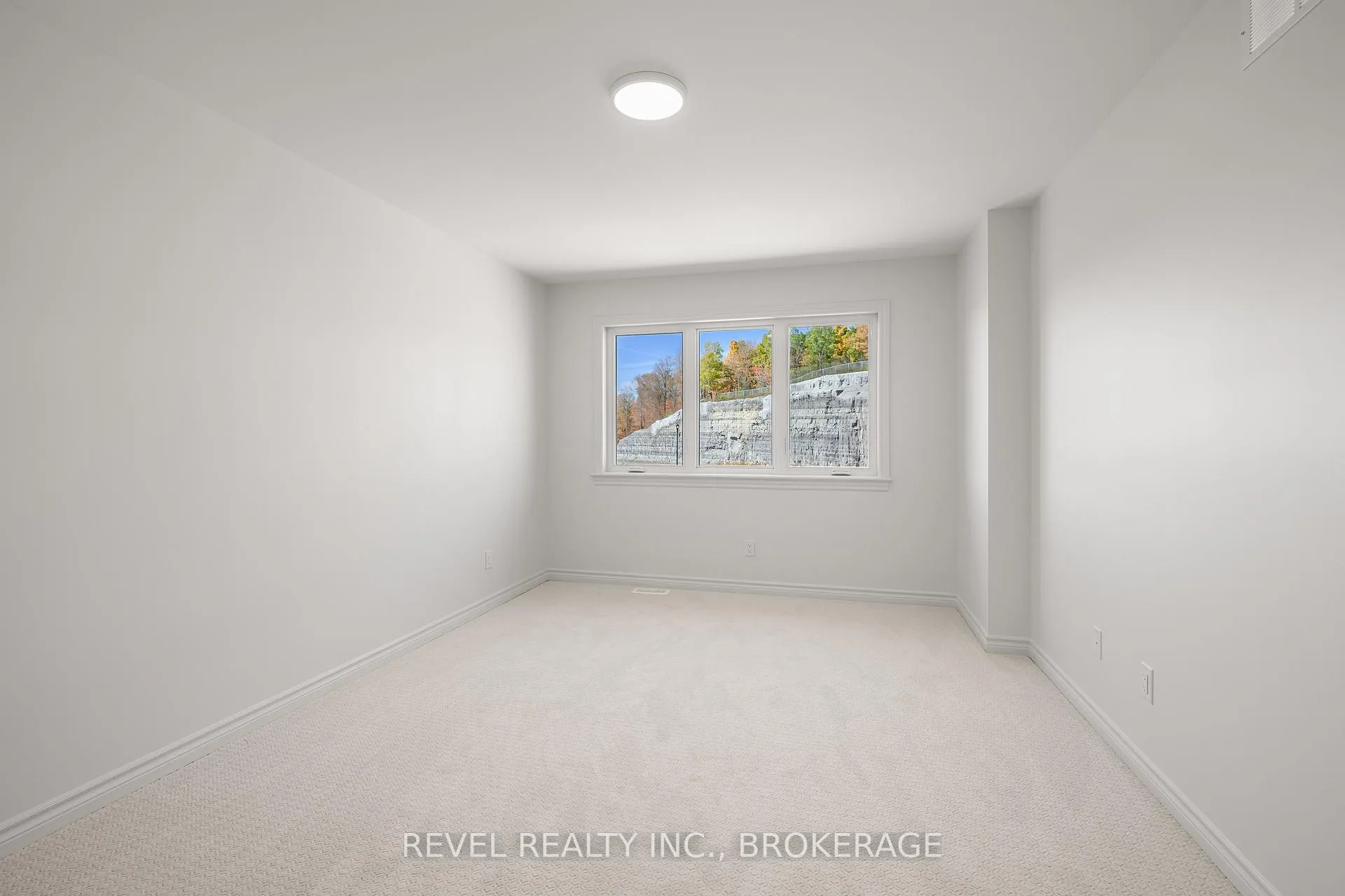 Photo 12 of 332 Dockside Drive, Kingston, Kingston East (Incl Barret Crt) — HOMEH