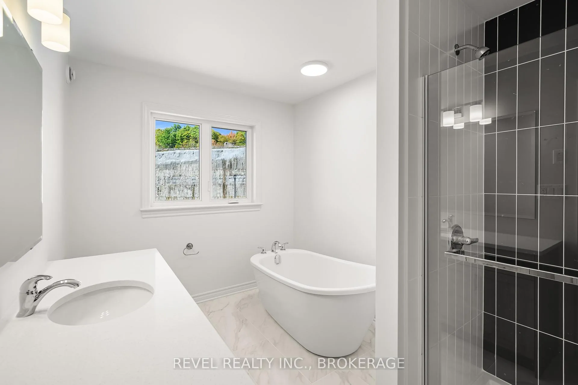 Photo 15 of 332 Dockside Drive, Kingston, Kingston East (Incl Barret Crt) — HOMEH