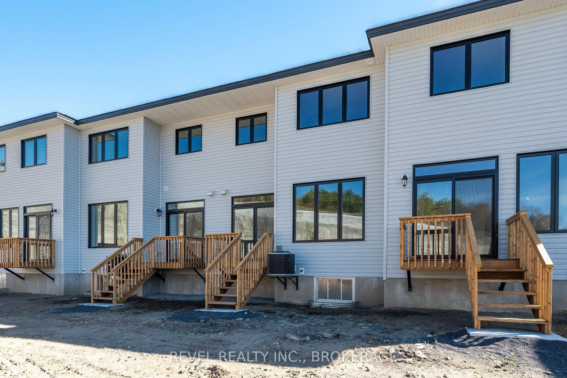Photo 31 of 332 Dockside Drive, Kingston, Kingston East (Incl Barret Crt) — HOMEH