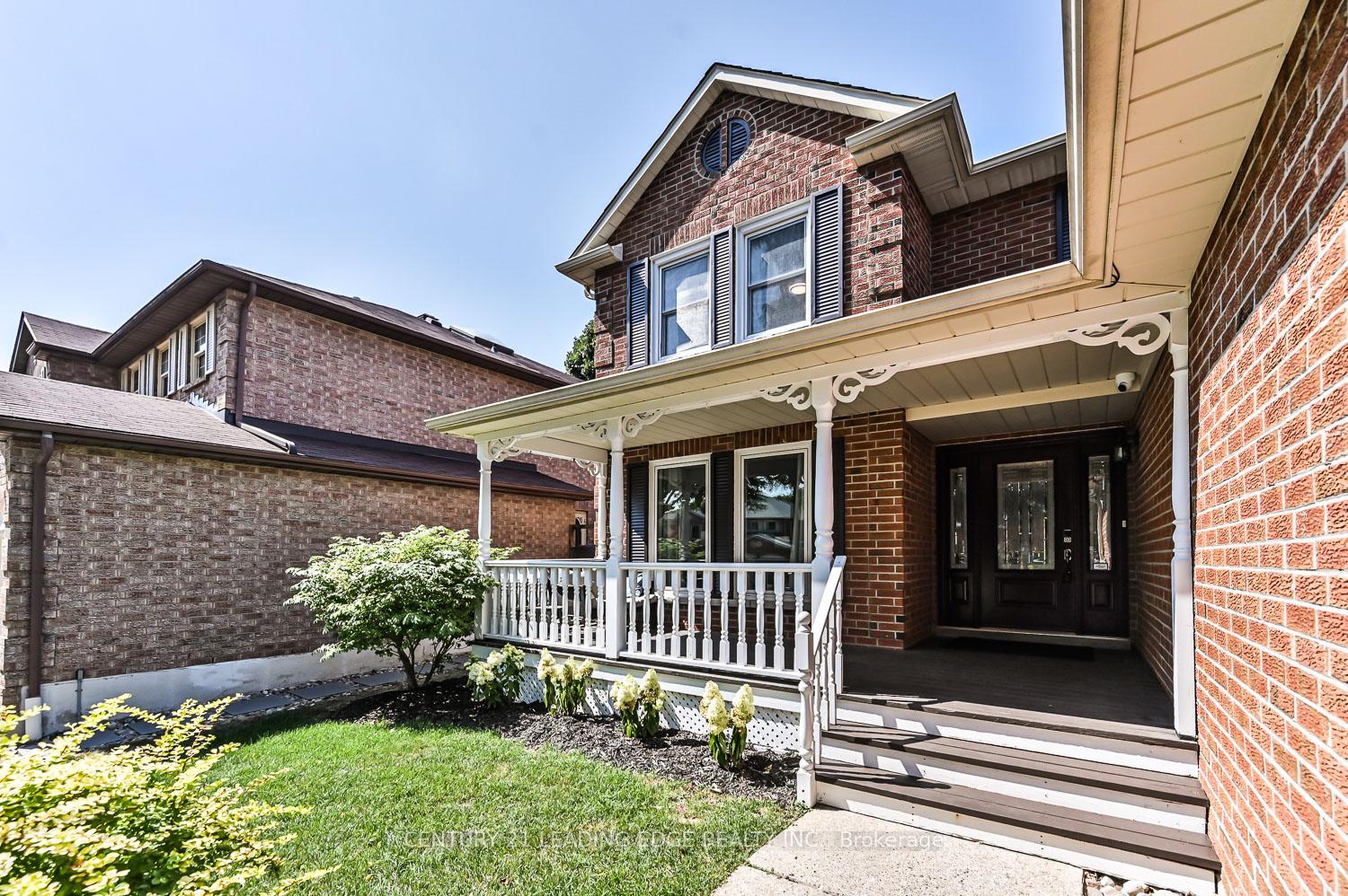Photo 3 of 15 McCarty Crescent, Markham, Markham Village — HOMEH