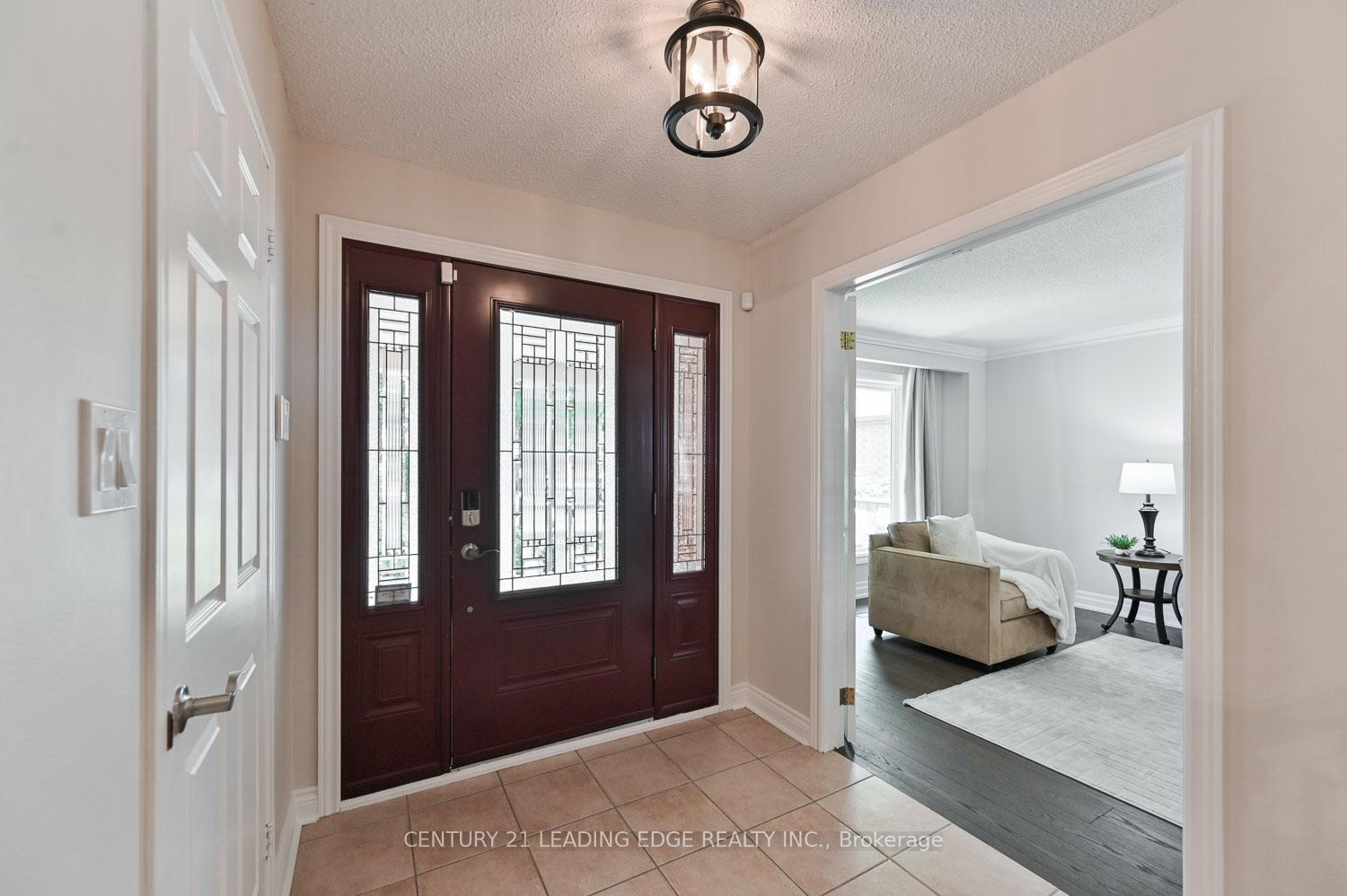 Photo 5 of 15 McCarty Crescent, Markham, Markham Village — HOMEH