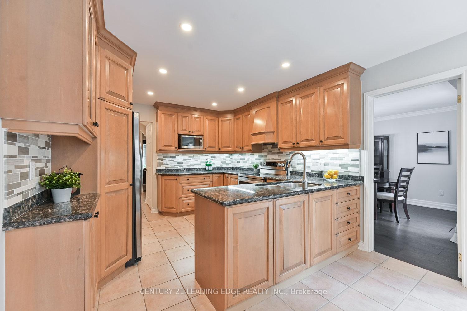Photo 17 of 15 McCarty Crescent, Markham, Markham Village — HOMEH