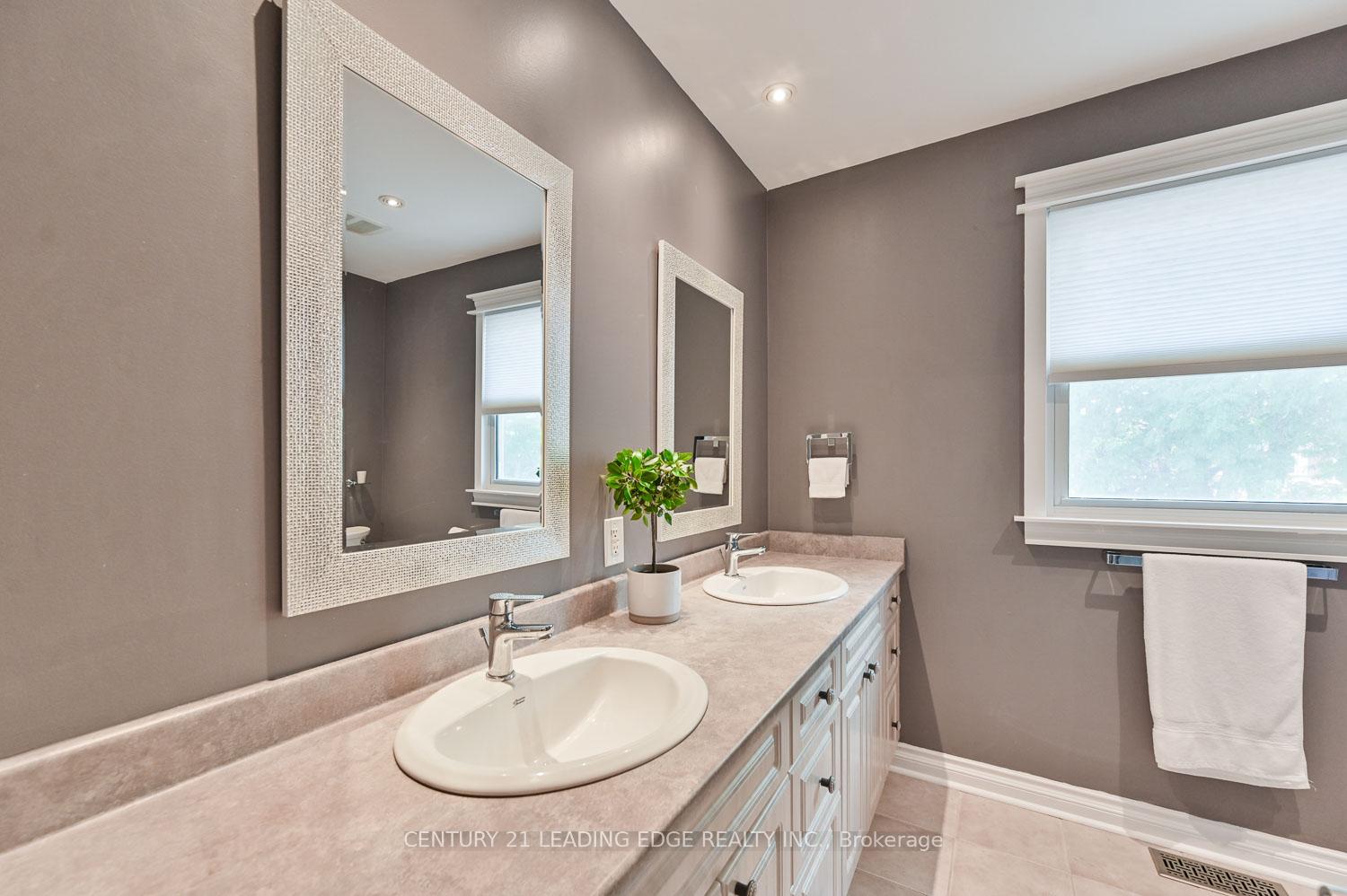 Photo 36 of 15 McCarty Crescent, Markham, Markham Village — HOMEH