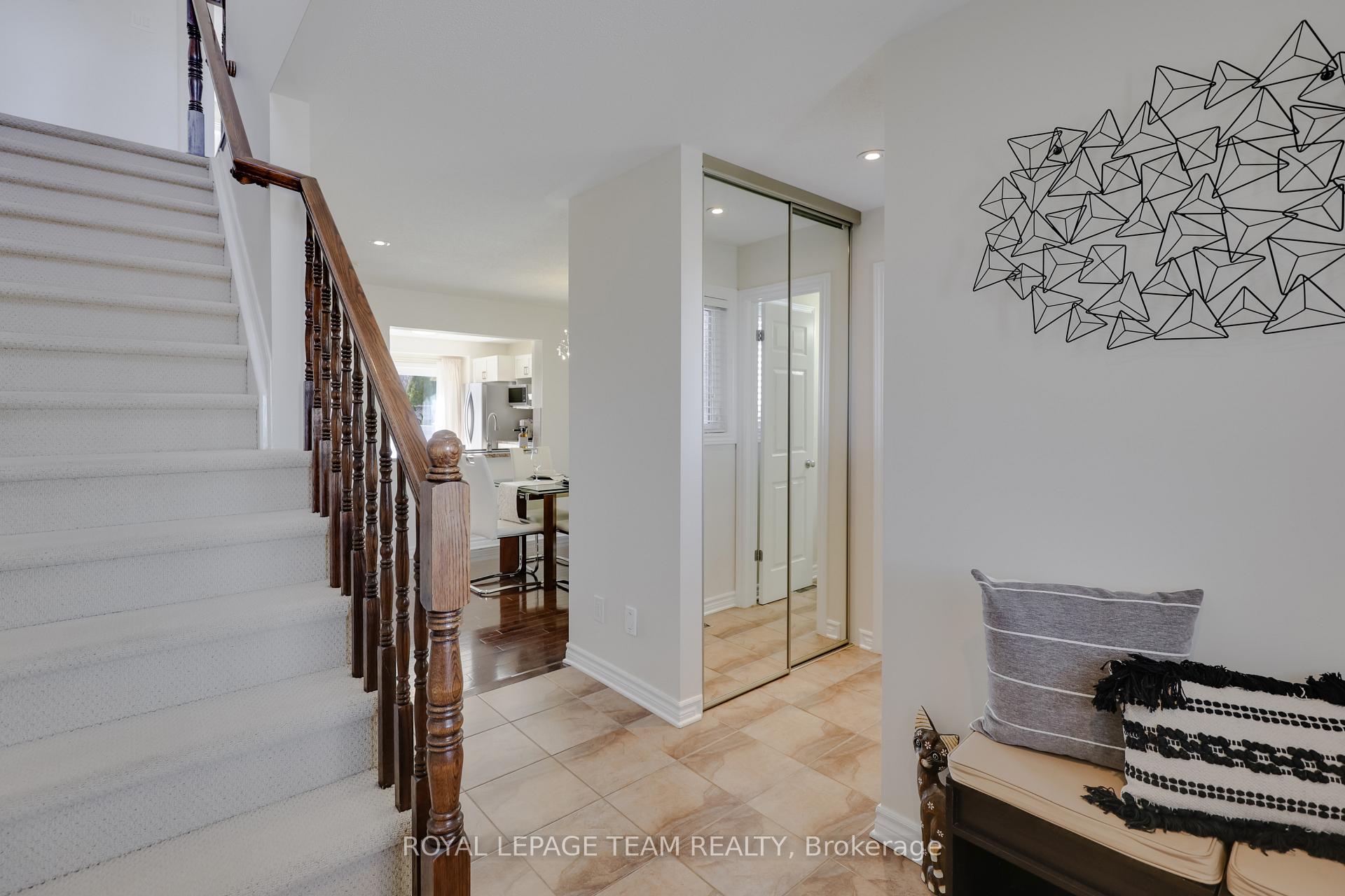 Photo 5 of 381 Abbeydale Circle, Ottawa, Kanata - Morgan's Grant/South March — HOMEH