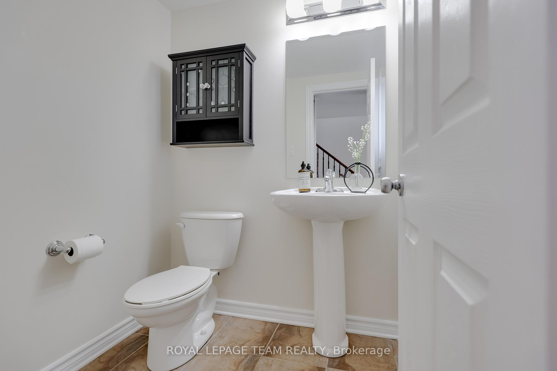 Photo 8 of 381 Abbeydale Circle, Ottawa, Kanata - Morgan's Grant/South March — HOMEH