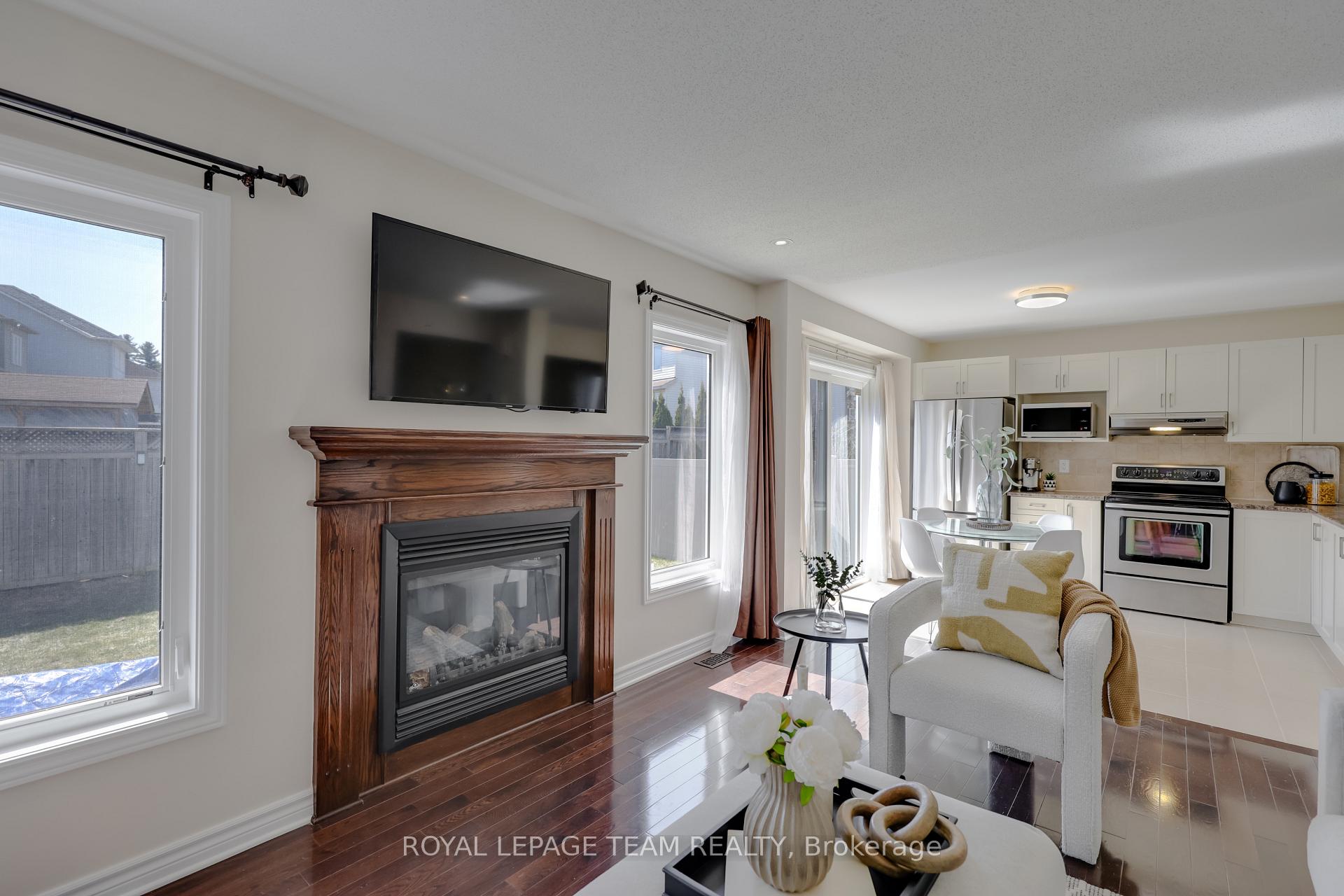 Photo 16 of 381 Abbeydale Circle, Ottawa, Kanata - Morgan's Grant/South March — HOMEH