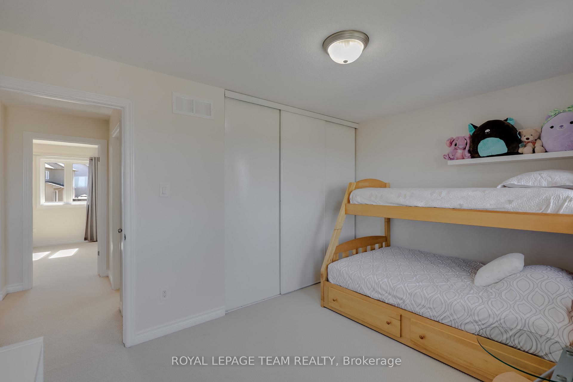 Photo 31 of 381 Abbeydale Circle, Ottawa, Kanata - Morgan's Grant/South March — HOMEH