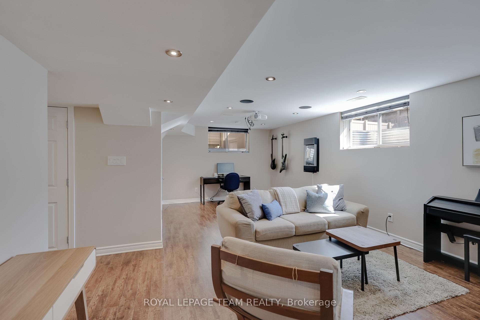 Photo 45 of 381 Abbeydale Circle, Ottawa, Kanata - Morgan's Grant/South March — HOMEH