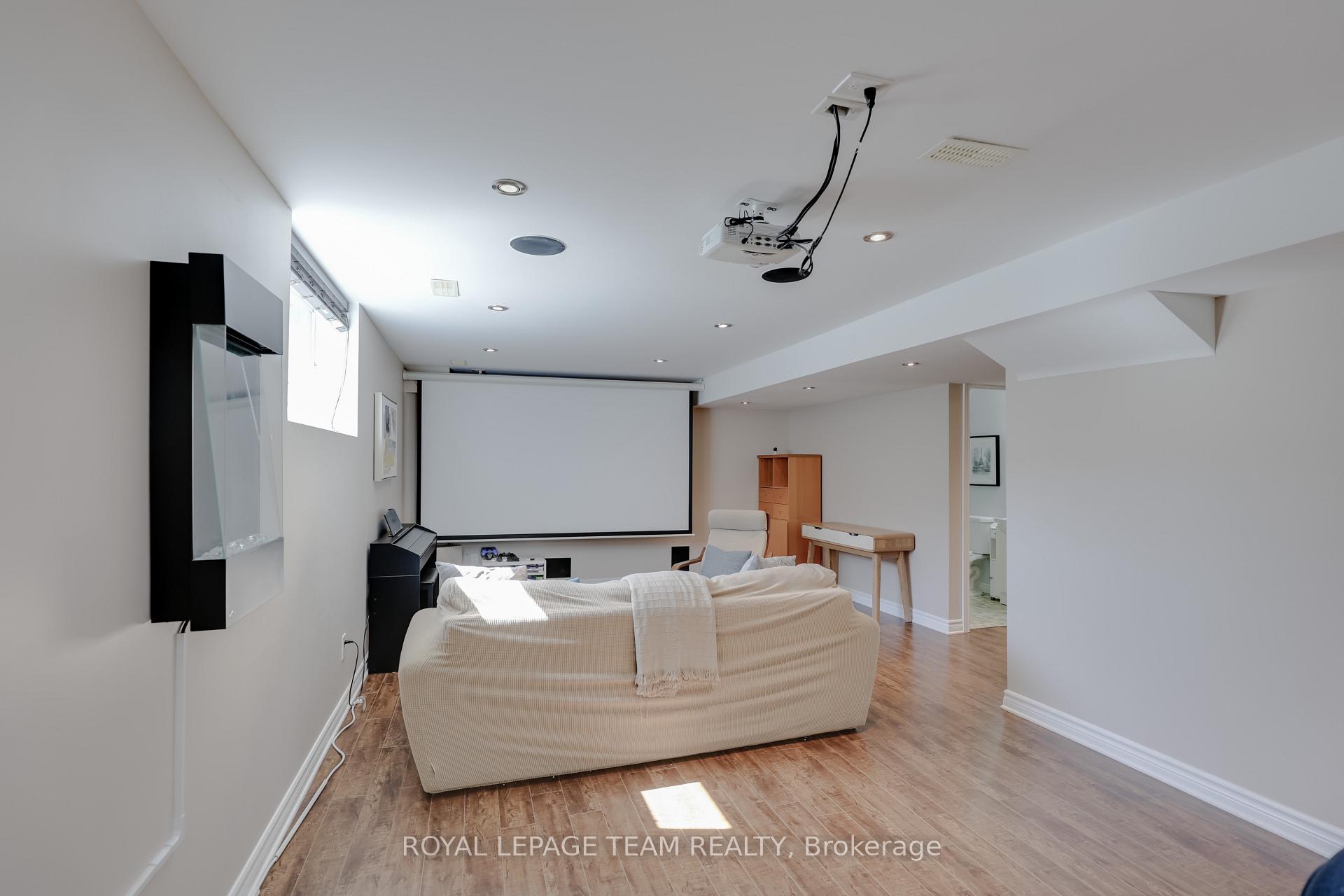 Photo 46 of 381 Abbeydale Circle, Ottawa, Kanata - Morgan's Grant/South March — HOMEH