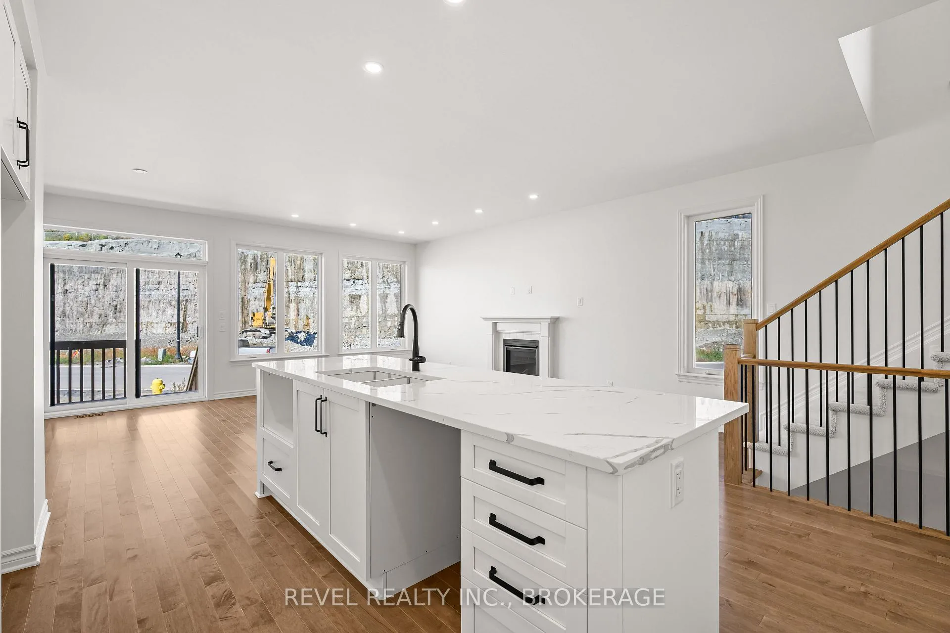 Photo 9 of 336 Dockside Drive, Kingston, Kingston East (Incl Barret Crt) — HOMEH