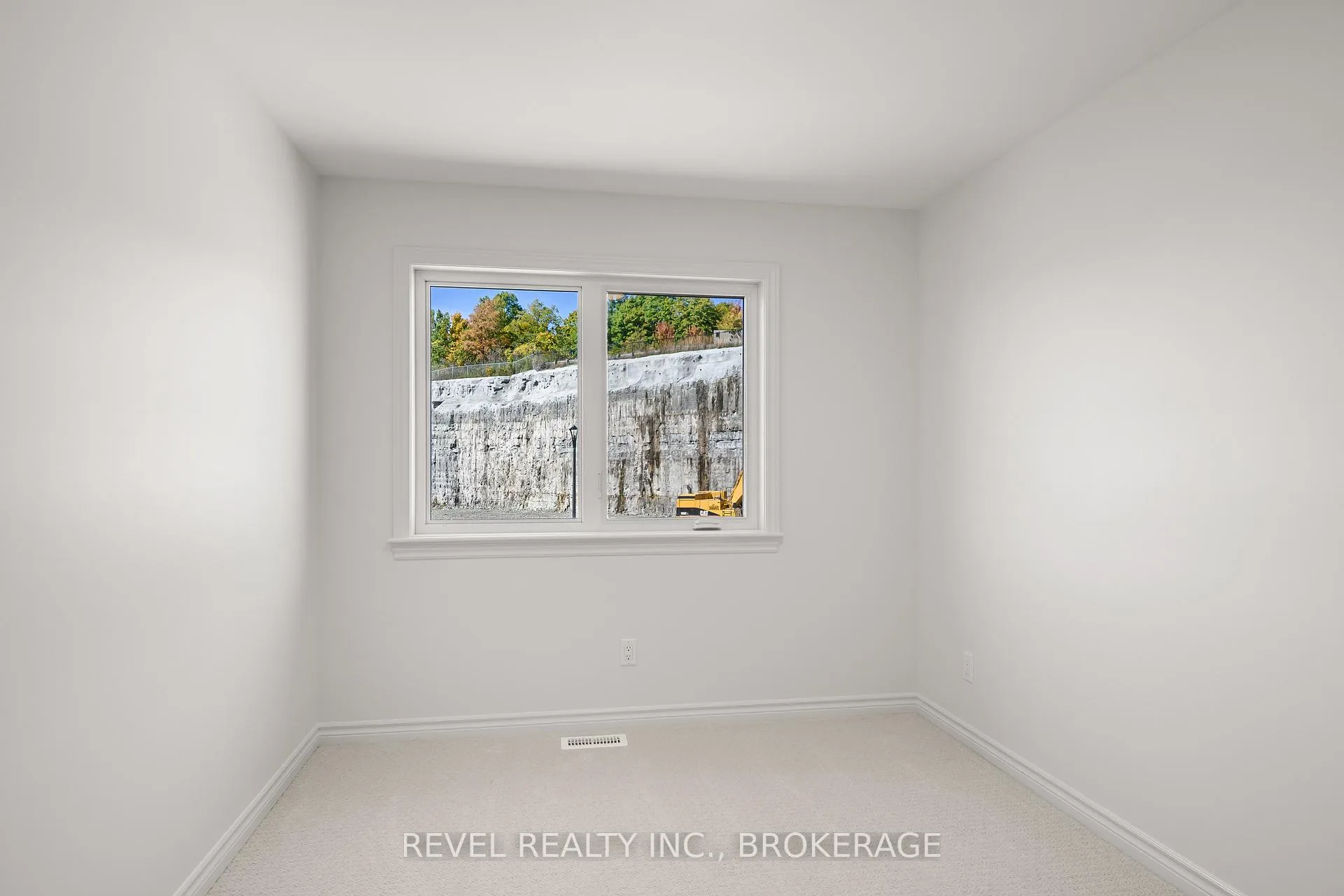 Photo 23 of 336 Dockside Drive, Kingston, Kingston East (Incl Barret Crt) — HOMEH