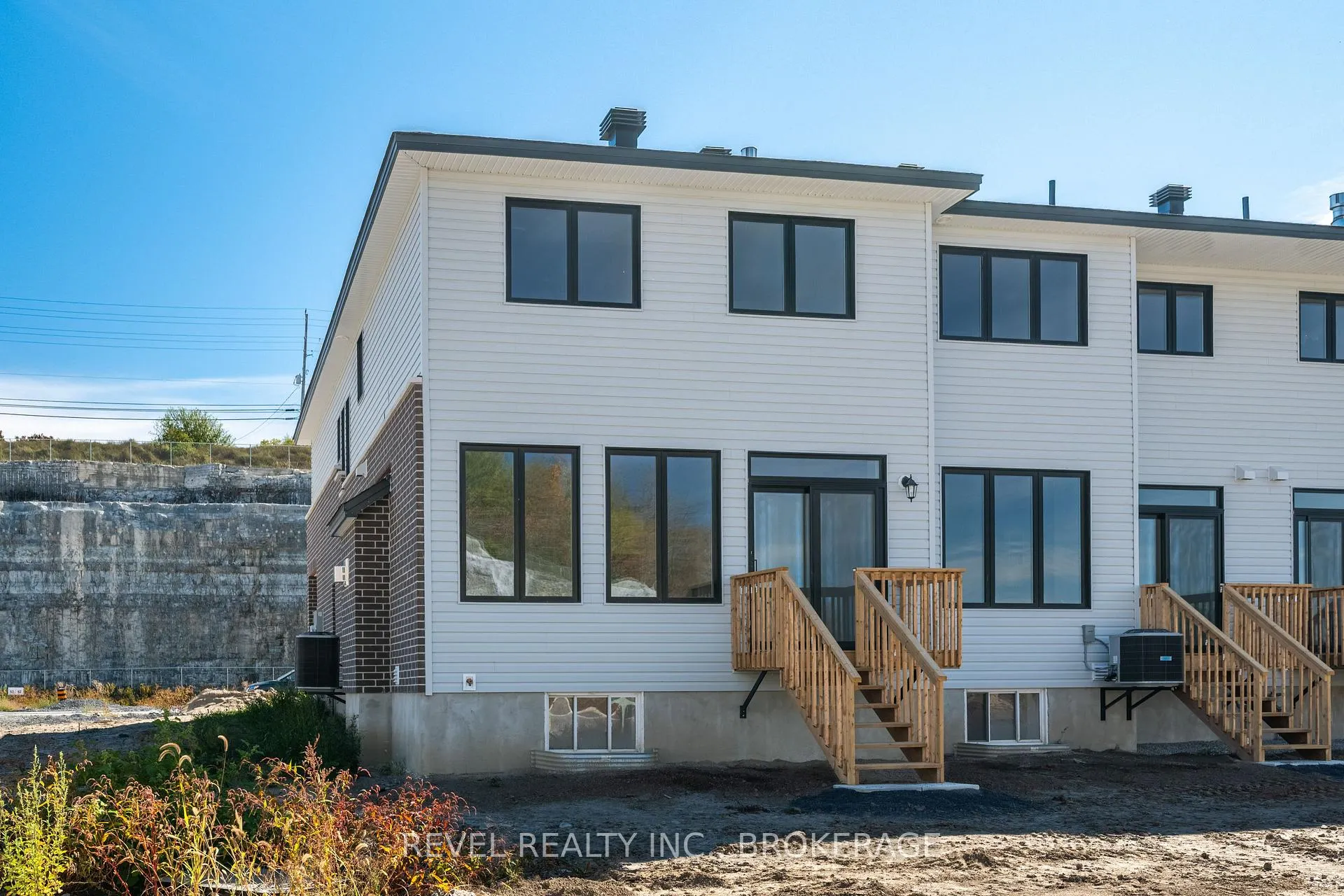Photo 33 of 336 Dockside Drive, Kingston, Kingston East (Incl Barret Crt) — HOMEH
