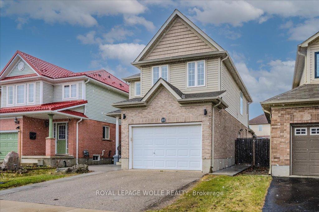 Photo 2 of 65 Colton Circle, Kitchener — HOMEH