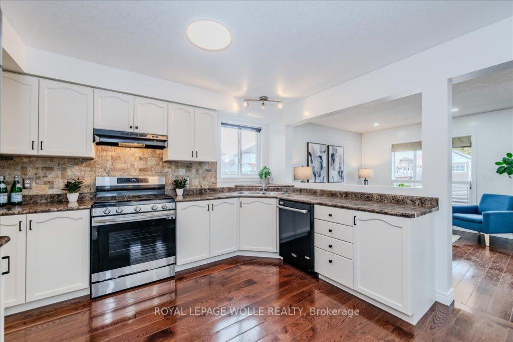 Photo 9 of 65 Colton Circle, Kitchener — HOMEH