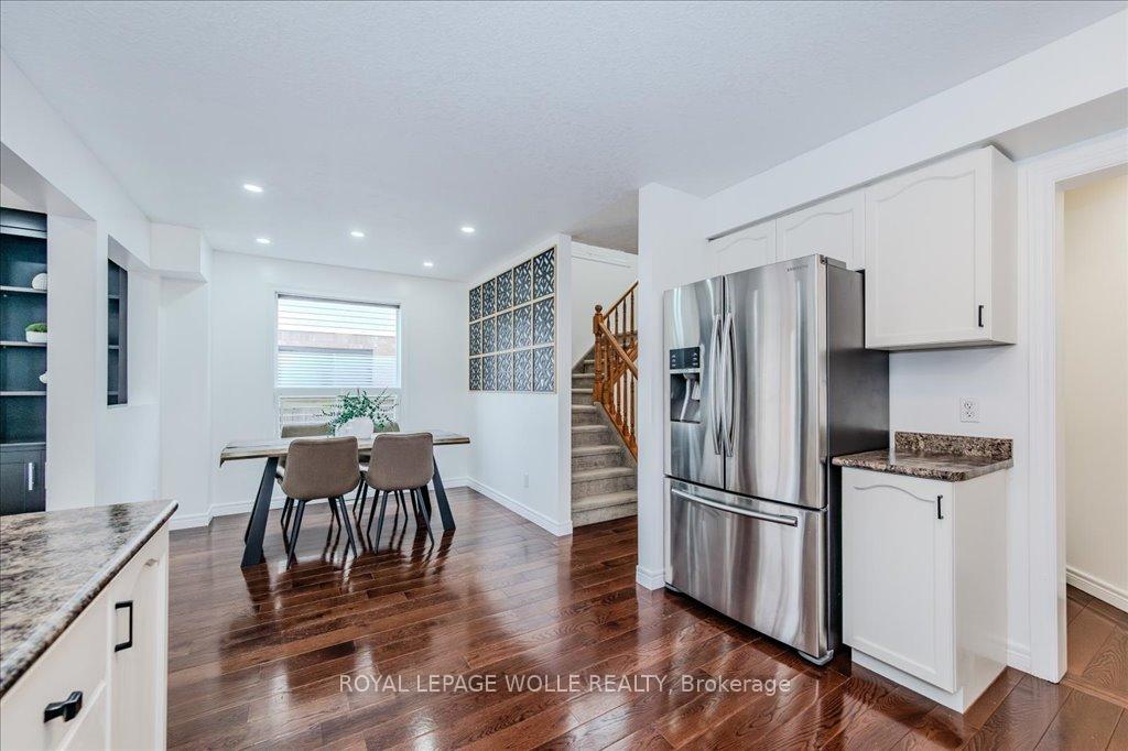 Photo 11 of 65 Colton Circle, Kitchener — HOMEH